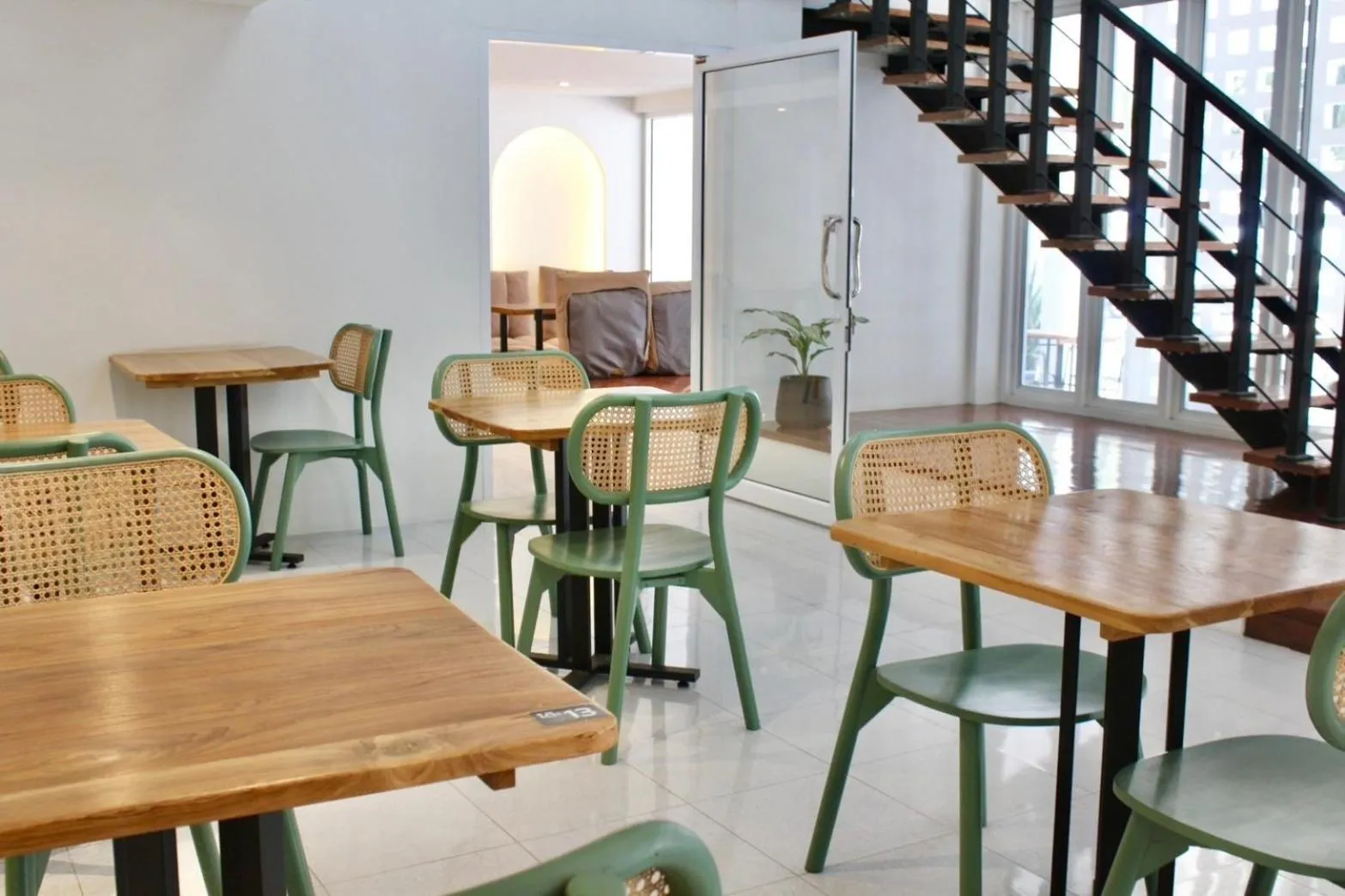 Restaurant/places to eat in S2 Hotel - SHA Plus Certified