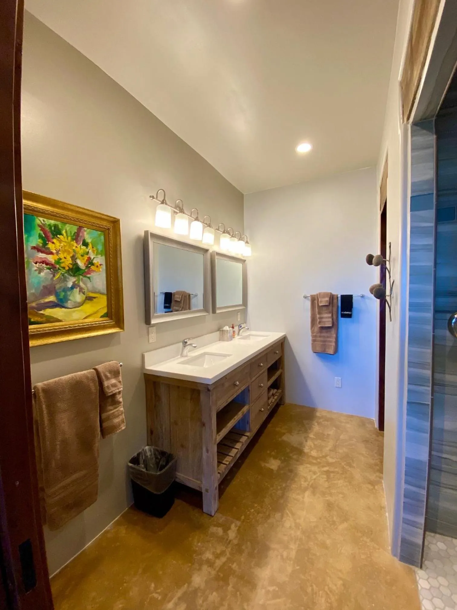 Bathroom in The Grand Hacienda Inn with Breakfast