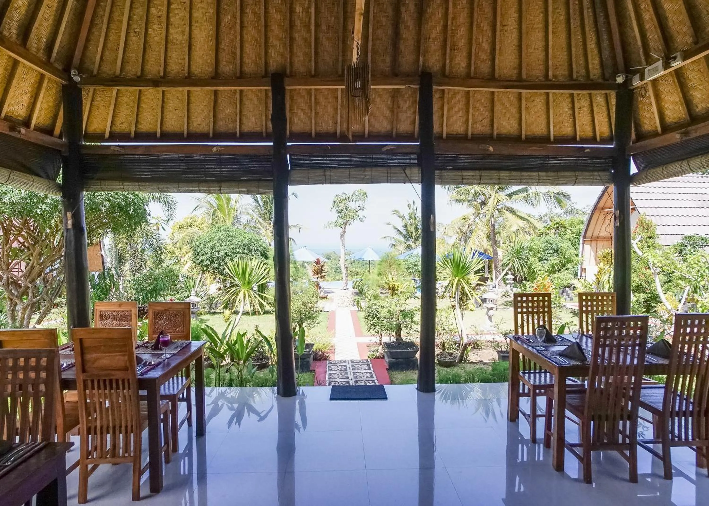 Restaurant/places to eat in Penida Sunset Ocean View Bungalows