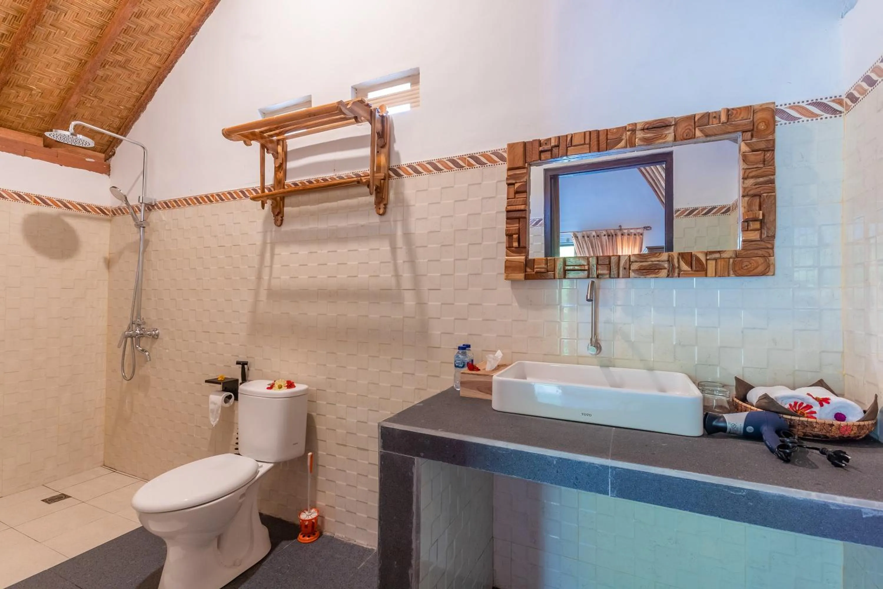 Bathroom in Penida Sunset Ocean View Bungalows