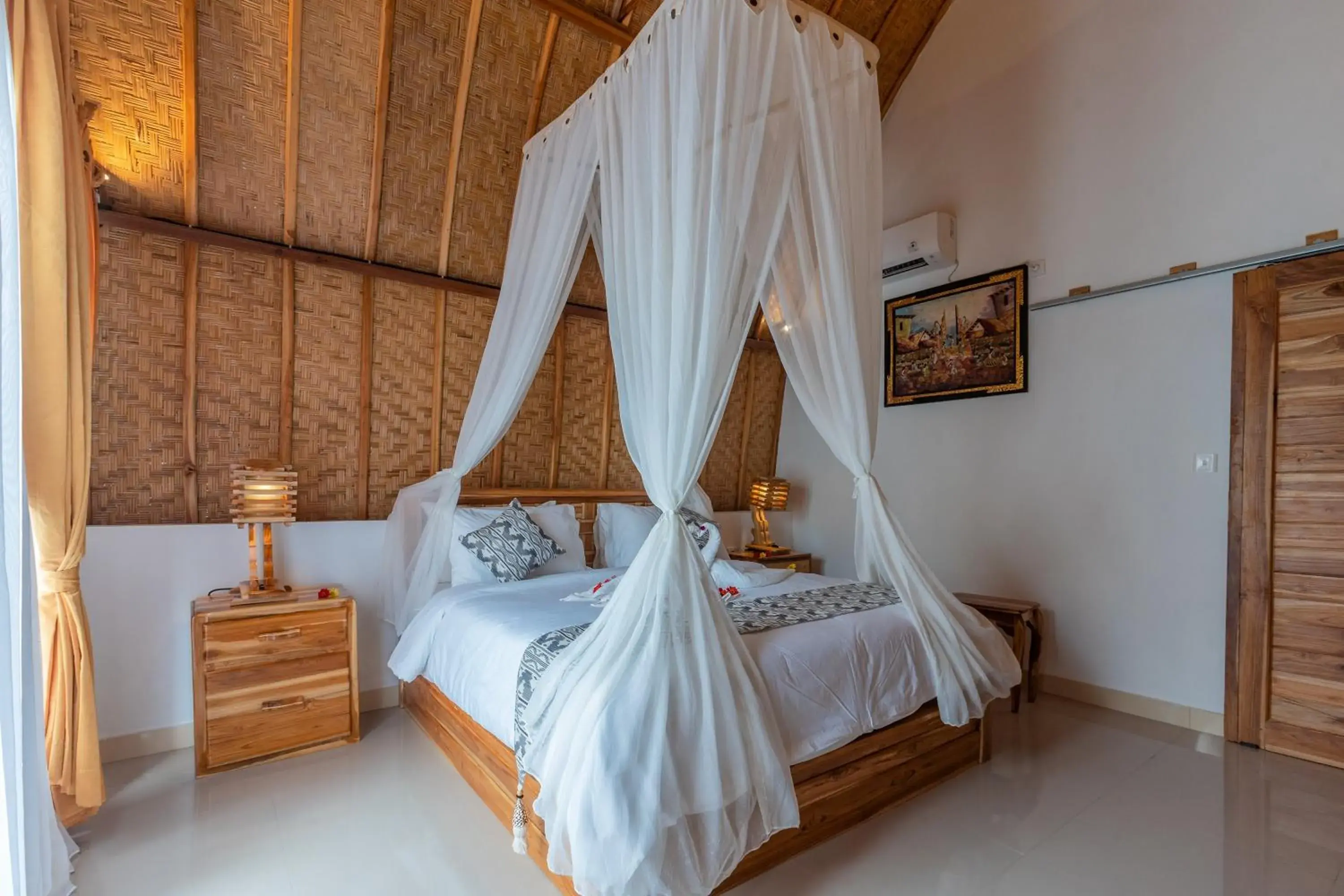 Deluxe Double Room in Penida Sunset Ocean View Bungalows Deluxe Double Room in Penida Sunset Ocean View Bungalows