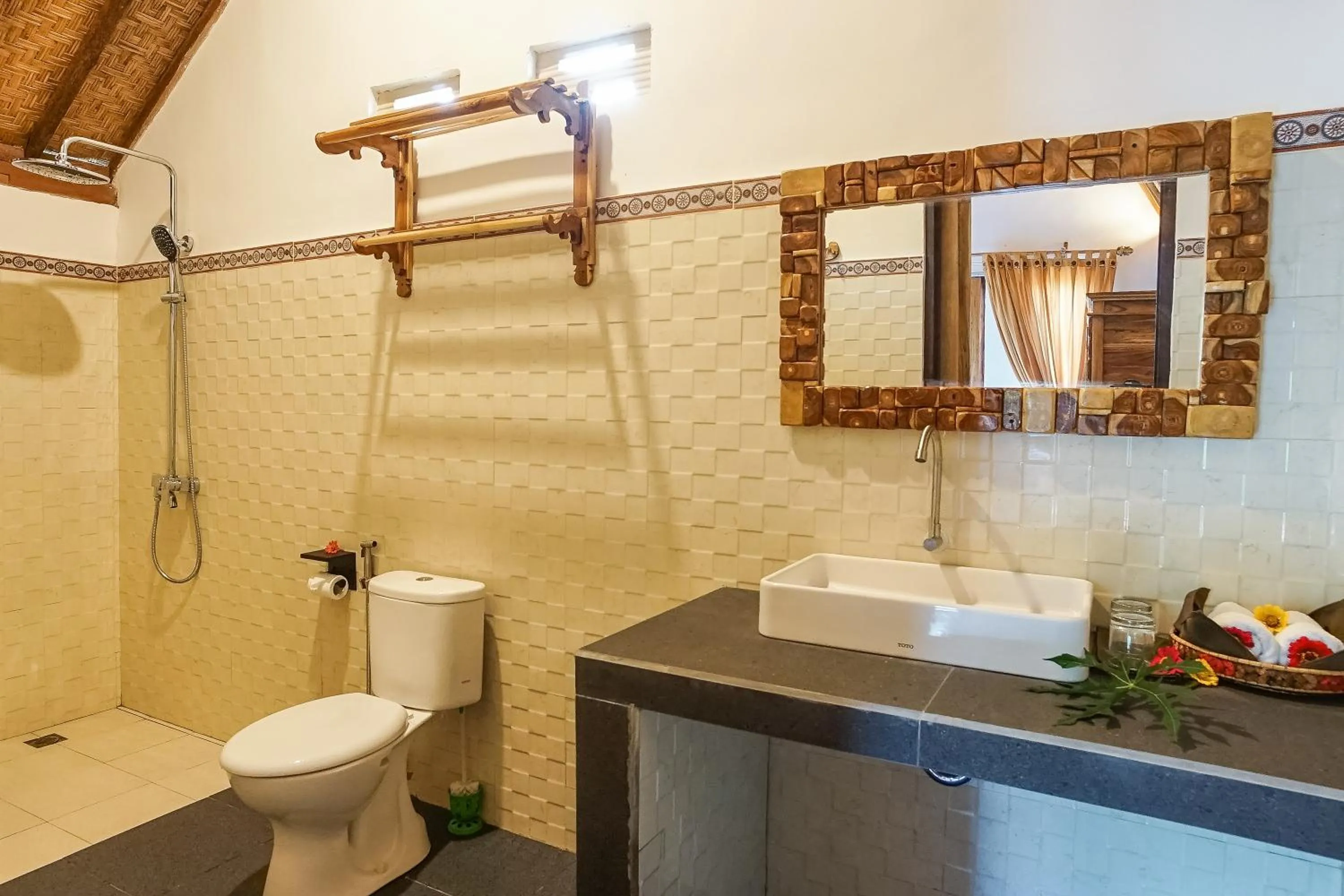 Bathroom in Penida Sunset Ocean View Bungalows