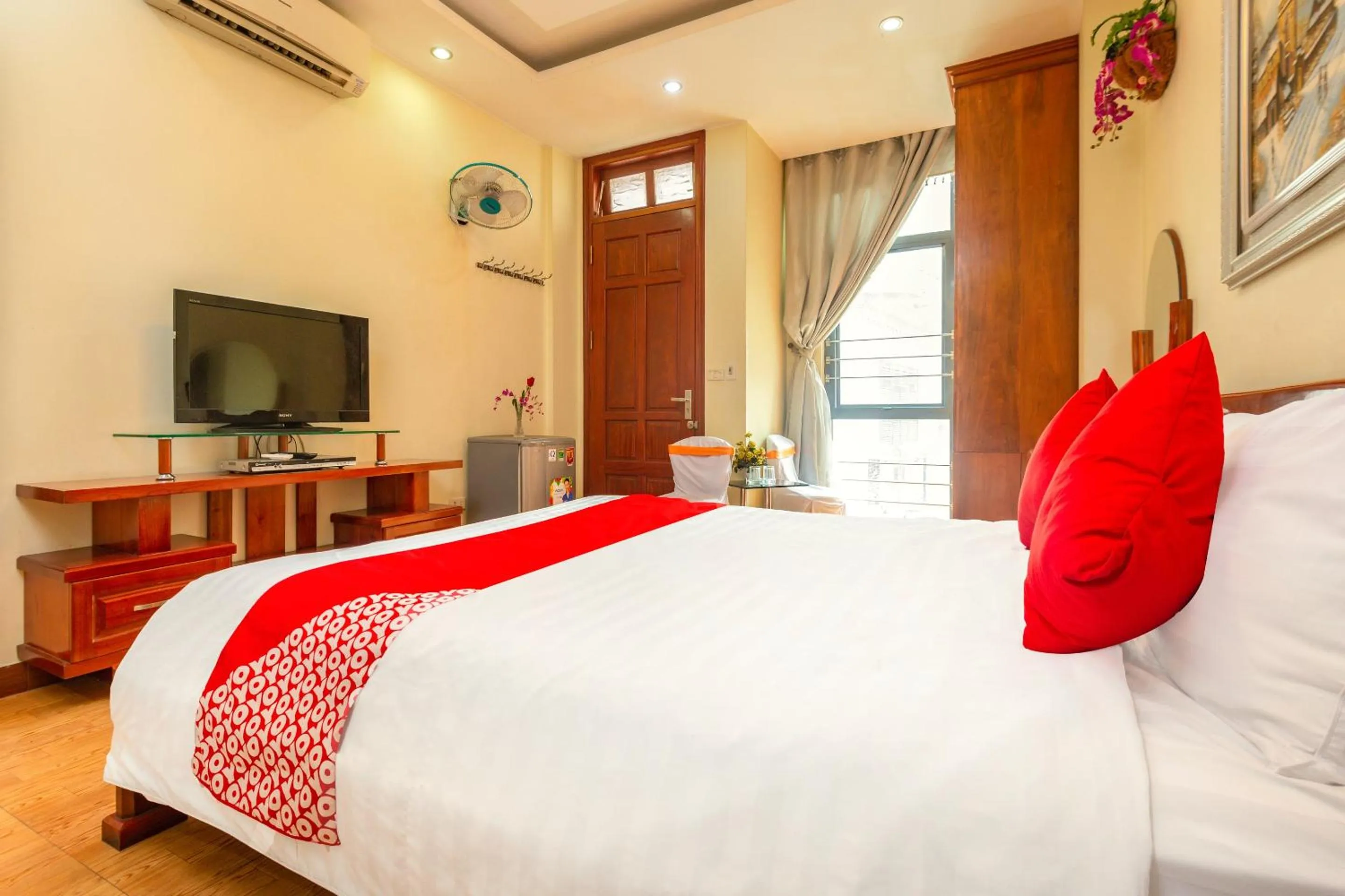 Bedroom in OYO 887 Star Hotel