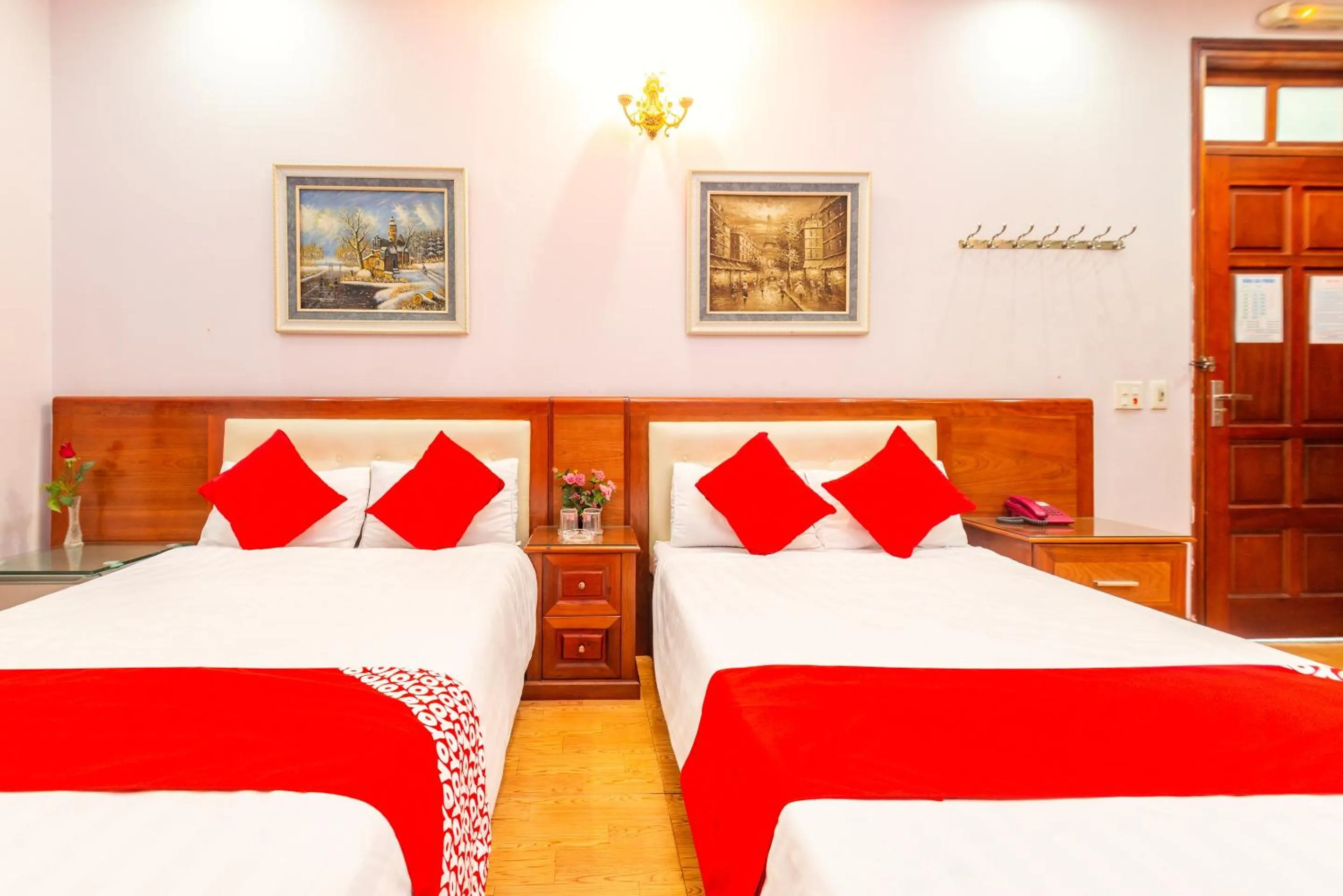 Bedroom in OYO 887 Star Hotel