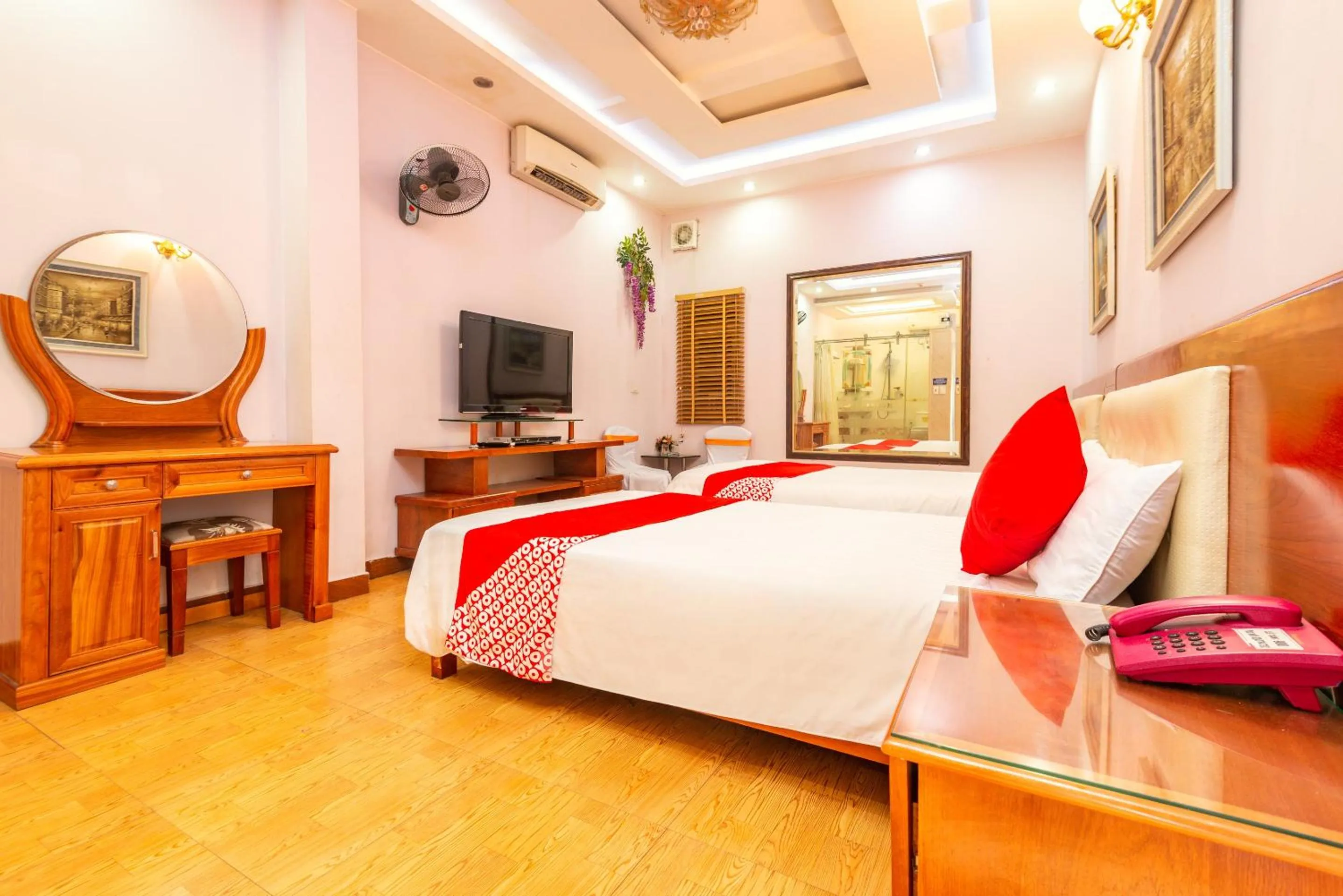 Bedroom in OYO 887 Star Hotel