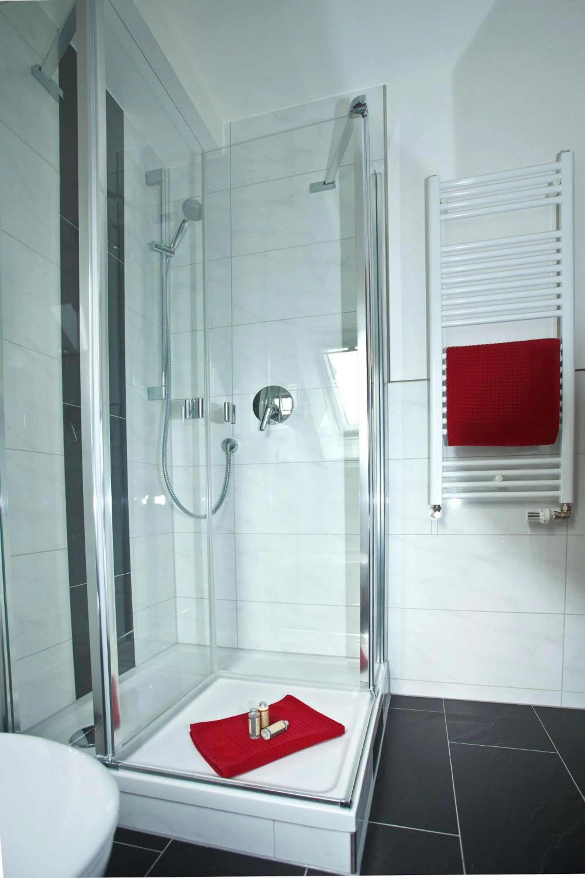 Shower in Hotel-Restaurant Krüger