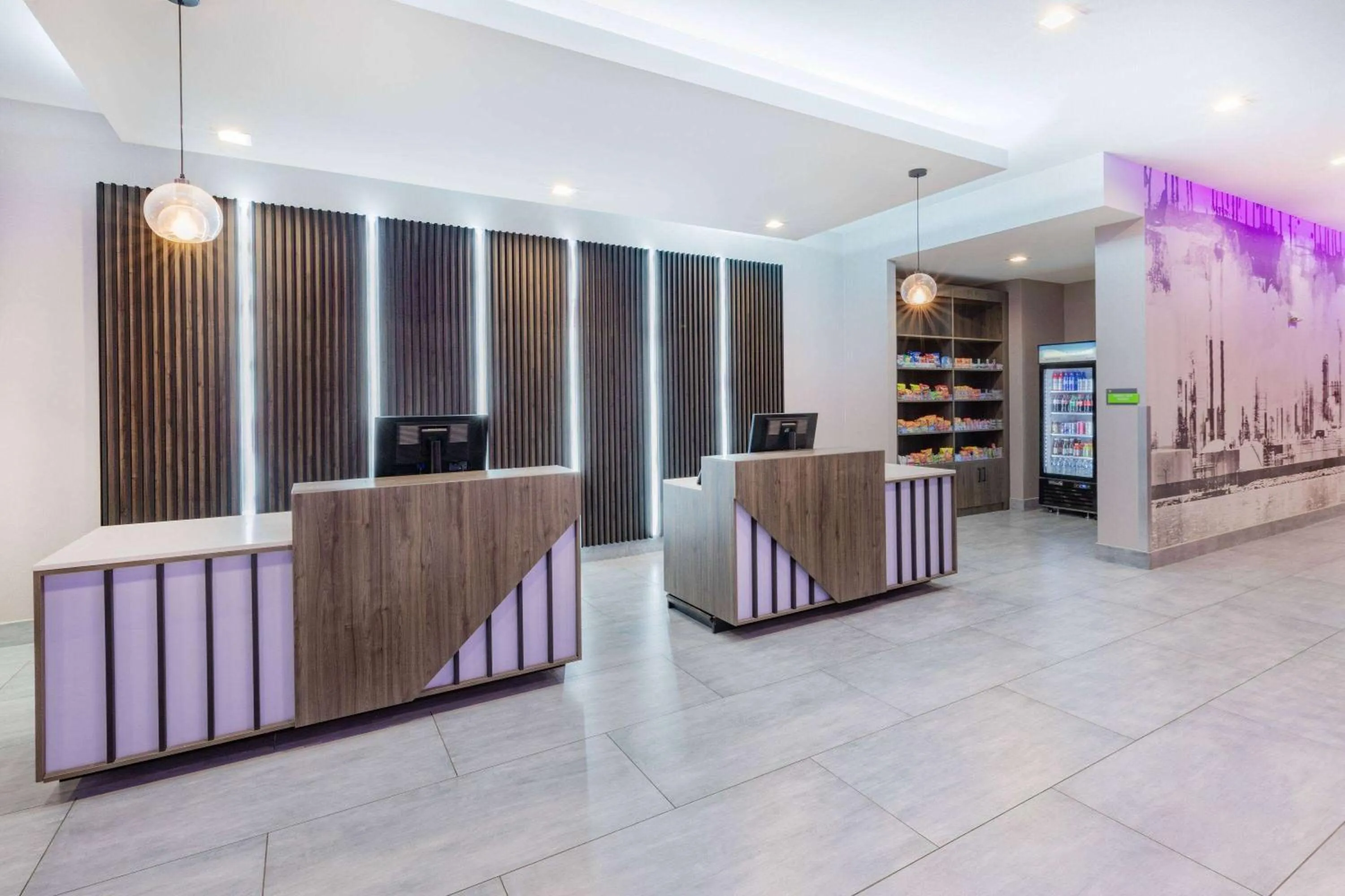 Lobby or reception in La Quinta Inn & Suites by Wyndham Texas City I 45