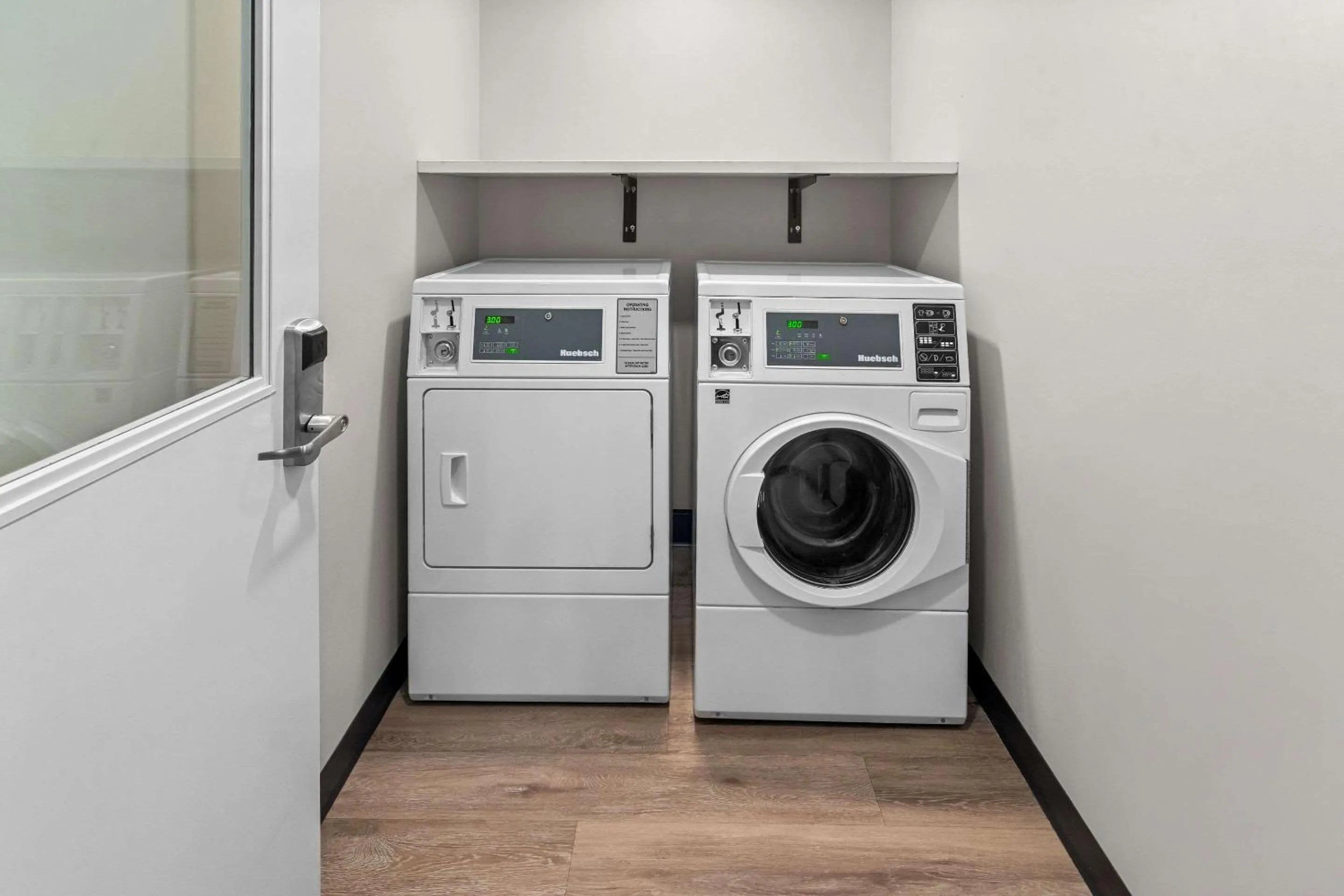 laundry in Park Inn by Radisson, Kelowna