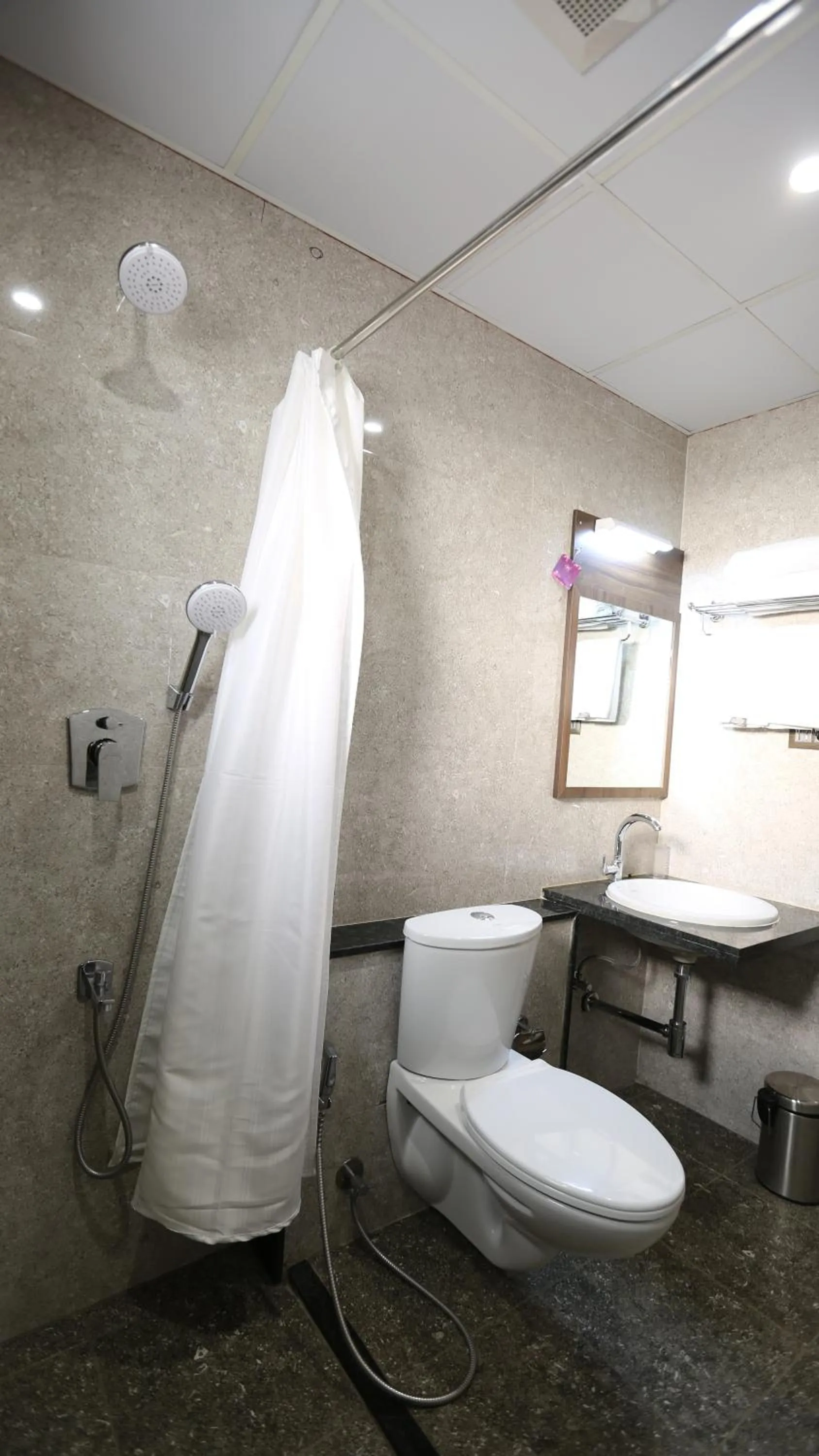 Shower in The Ventura Grand Hotel