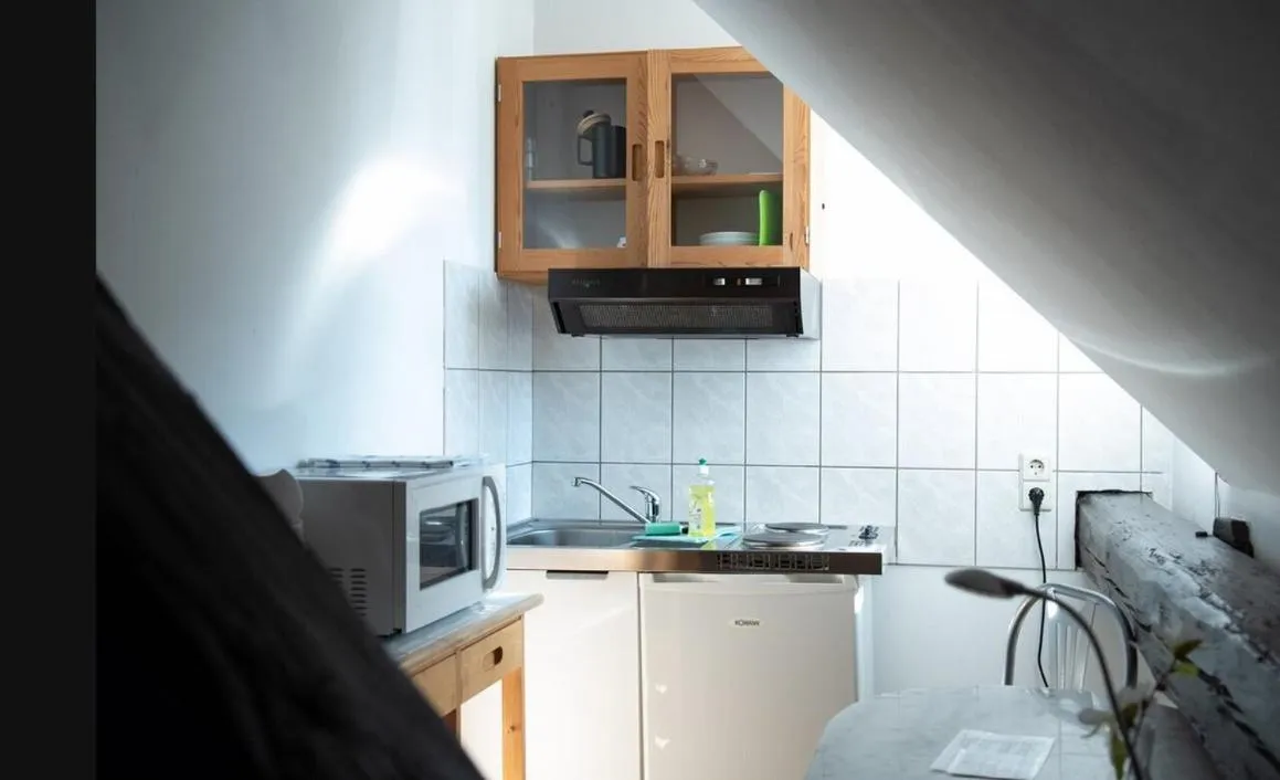 Kitchen or kitchenette in Mahlzeit - Hotel Brauhaus Weyhausen - Keramikstudio