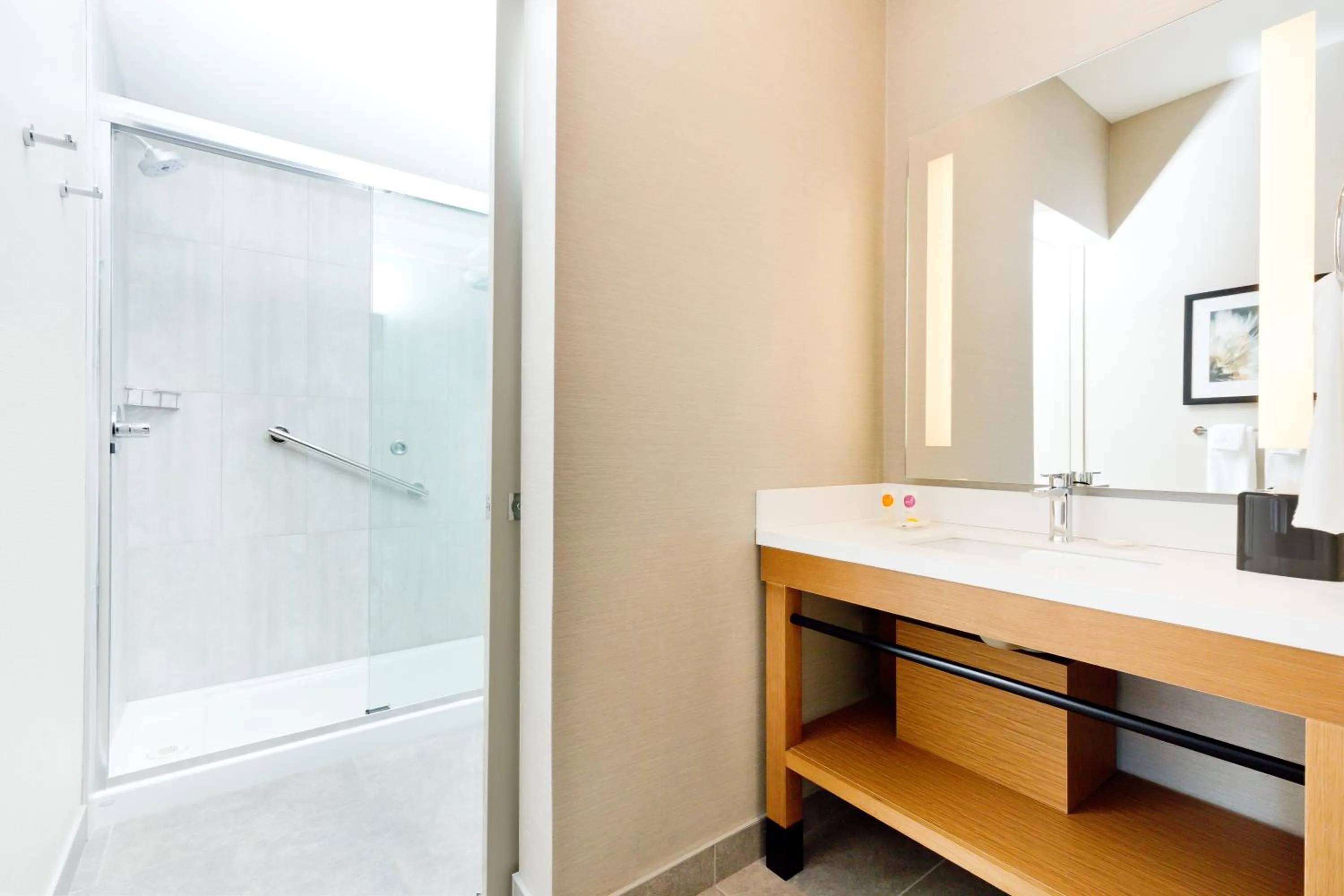 Bathroom in Hyatt Place Kelowna