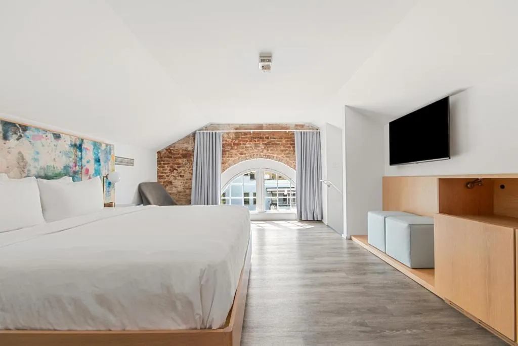 Bed in The Doyle Hotel