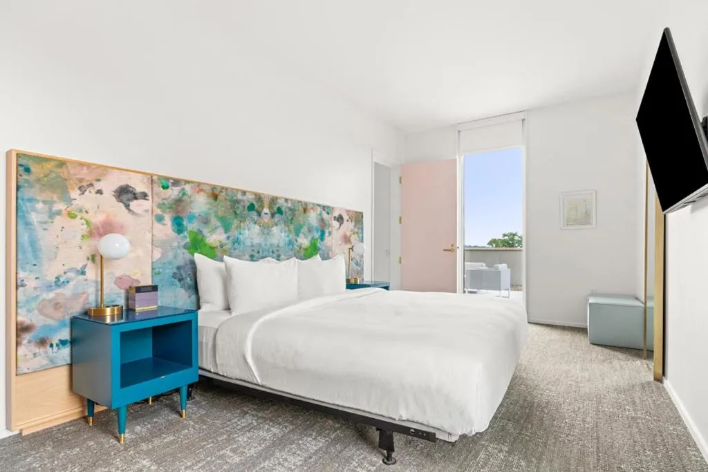 Bed in The Doyle Hotel