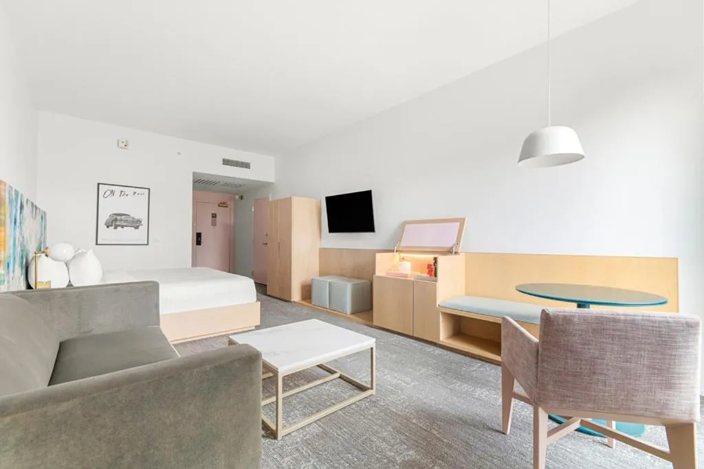 Photo of the whole room in The Doyle Hotel