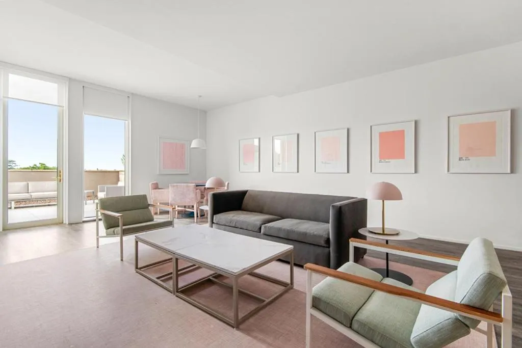 Living room in The Doyle Hotel