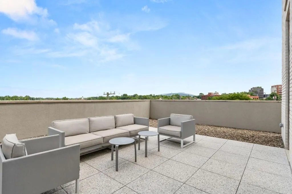 Patio in The Doyle Hotel
