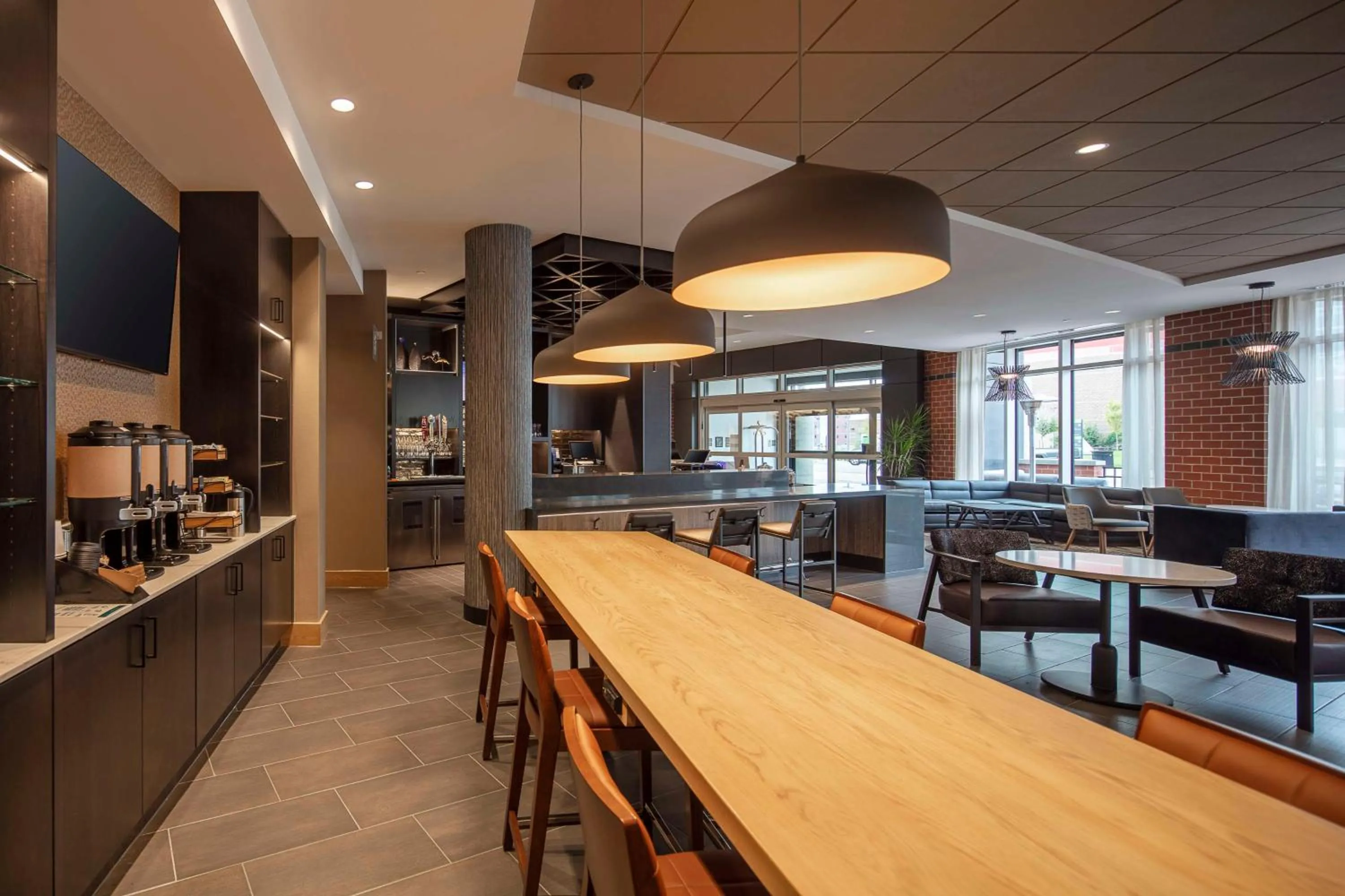 Lounge or bar in Hyatt Place Moncton-Downtown