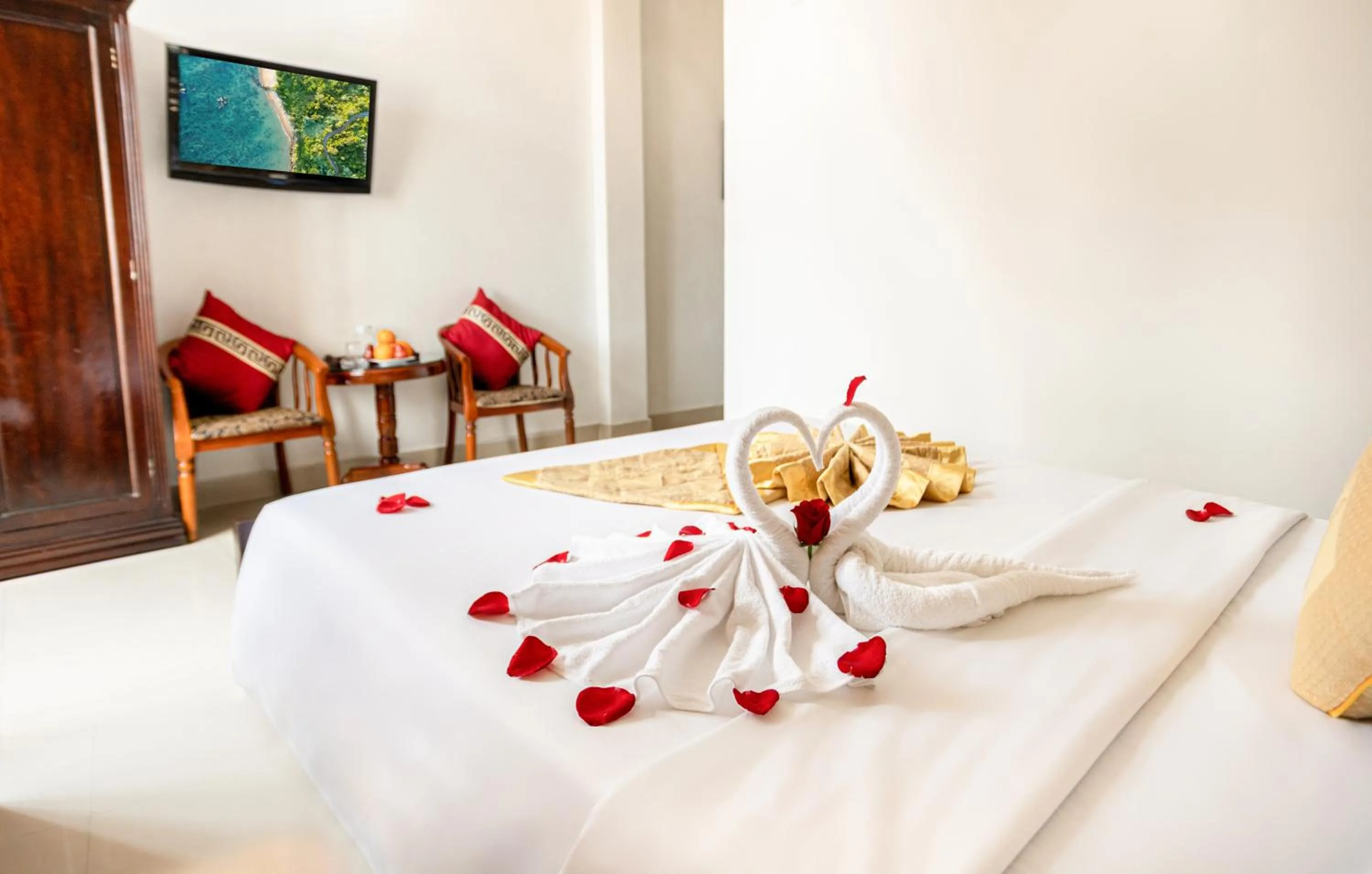 Bed in Hue Harmony Hotel