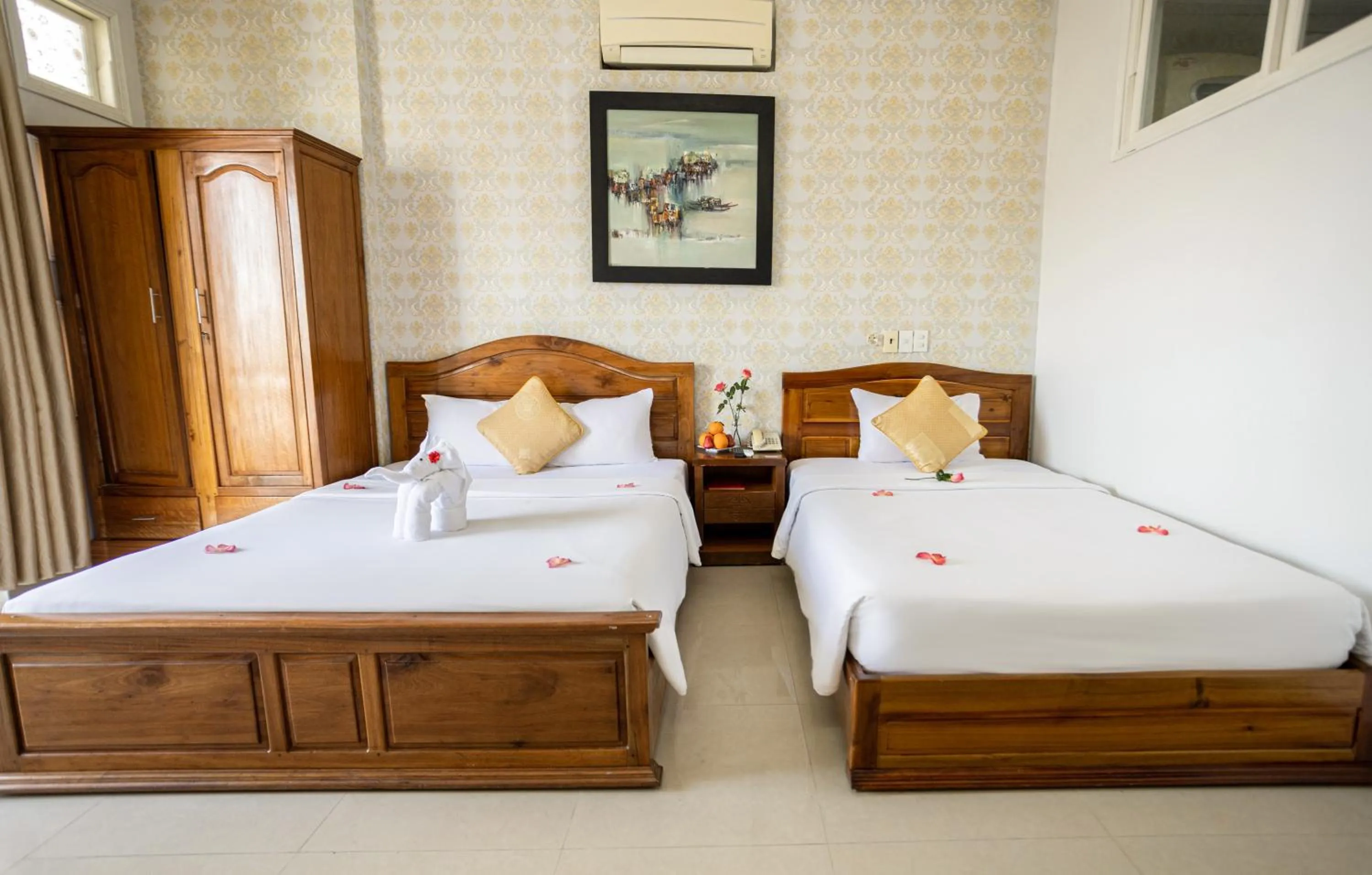 Bed in Hue Harmony Hotel