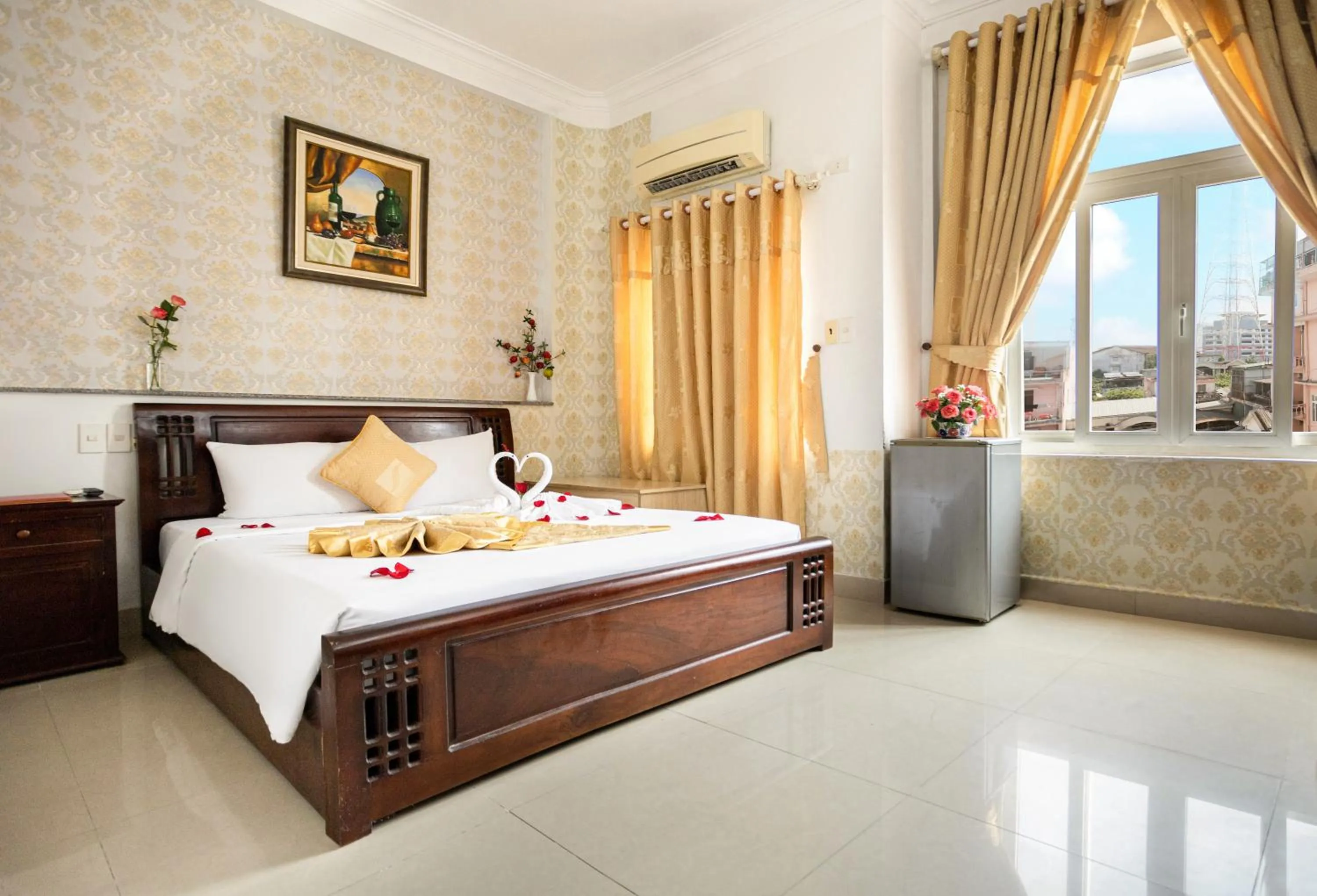 Bed in Hue Harmony Hotel