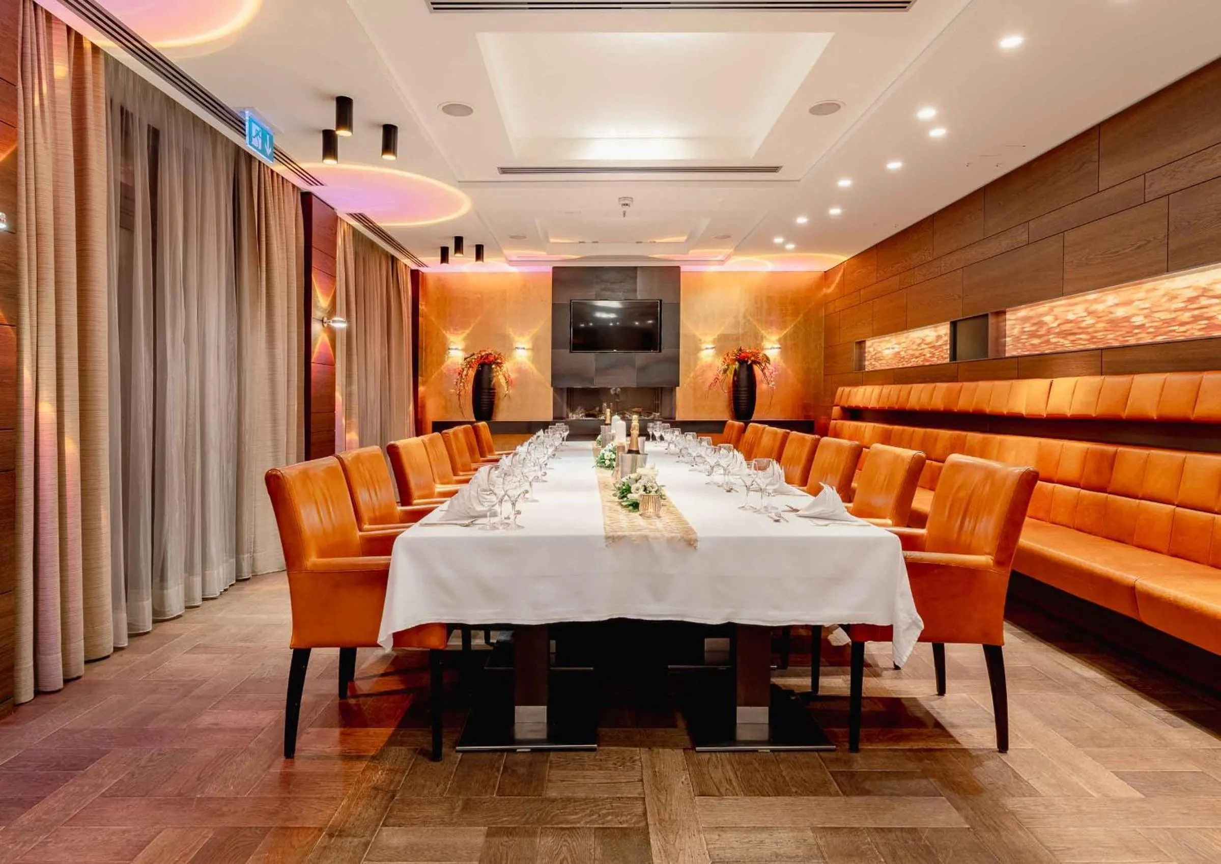 Evening entertainment in PLAZA INN Köln Pulheim