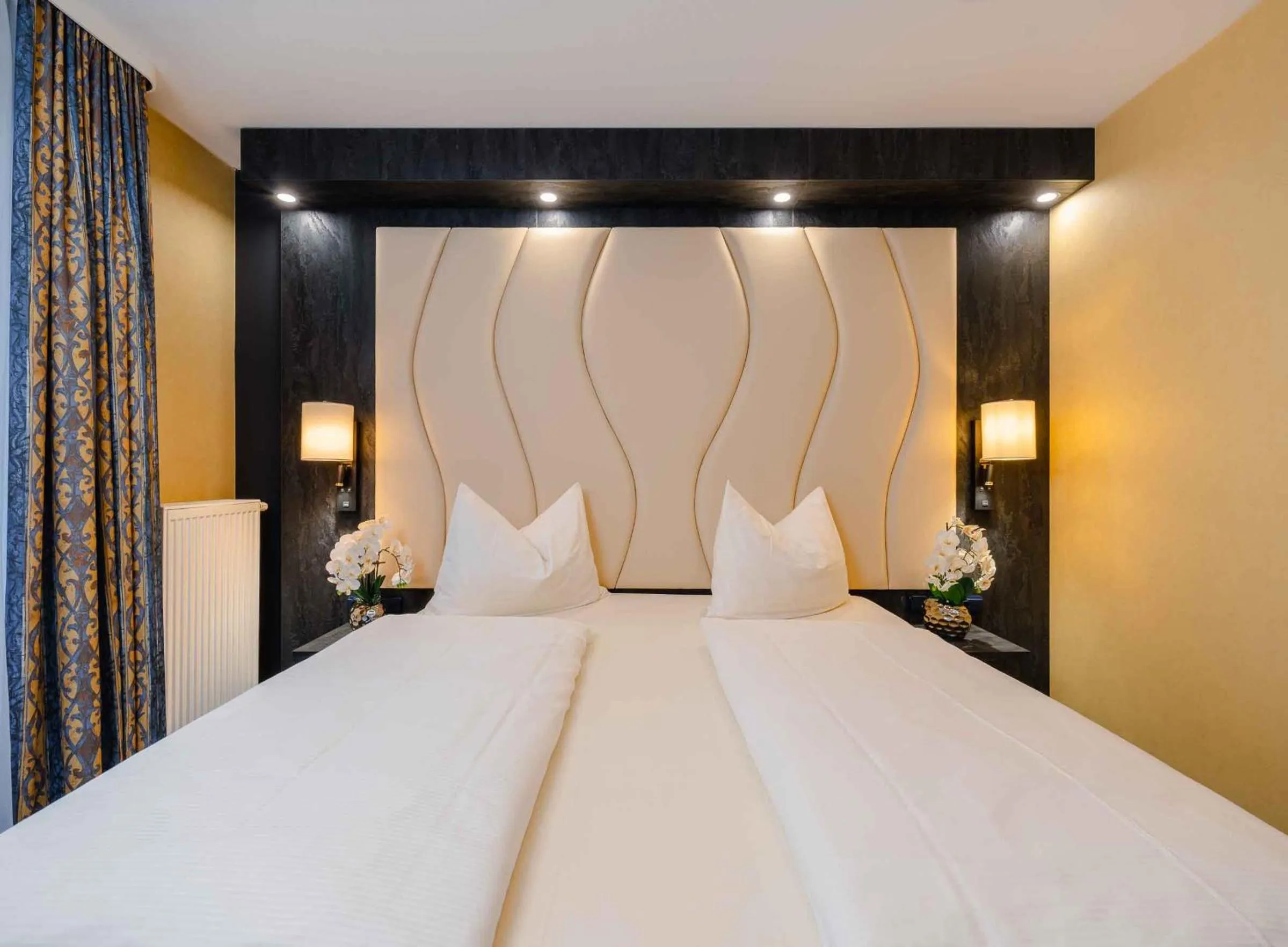 Bed in PLAZA INN Köln Pulheim