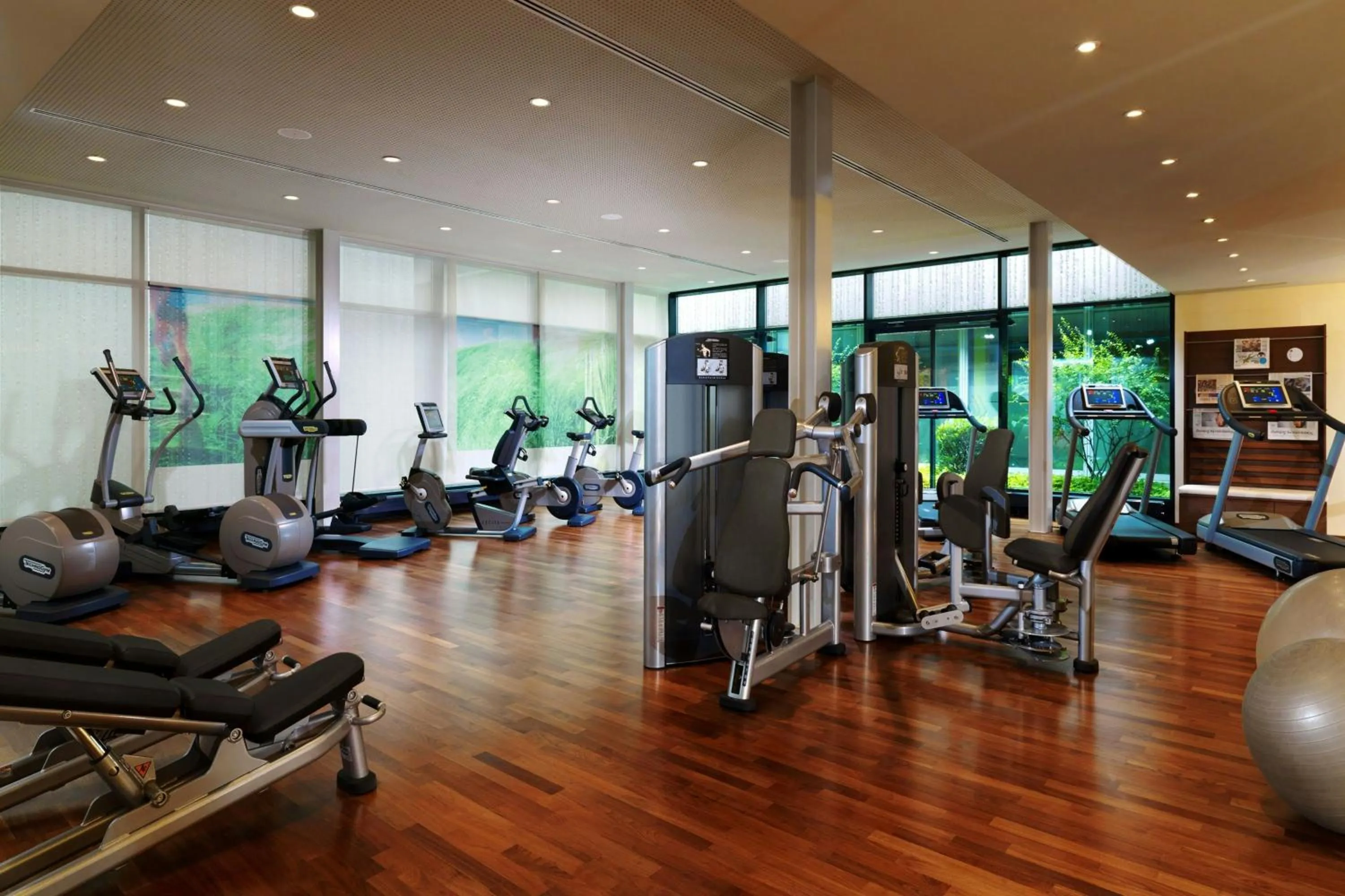 Fitness centre/facilities in The Westin Grand Munich