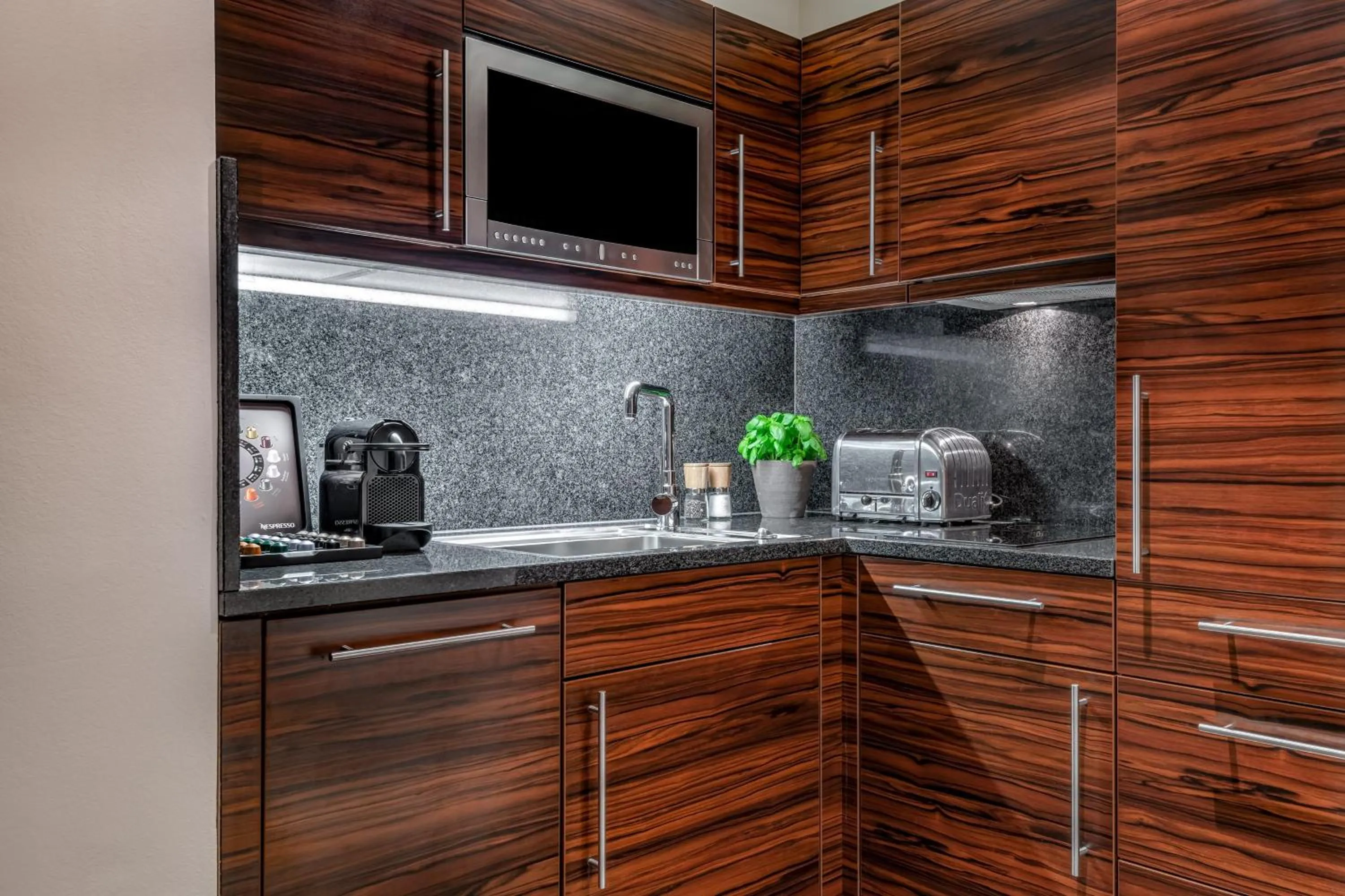 Kitchen or kitchenette in The Westin Grand Munich