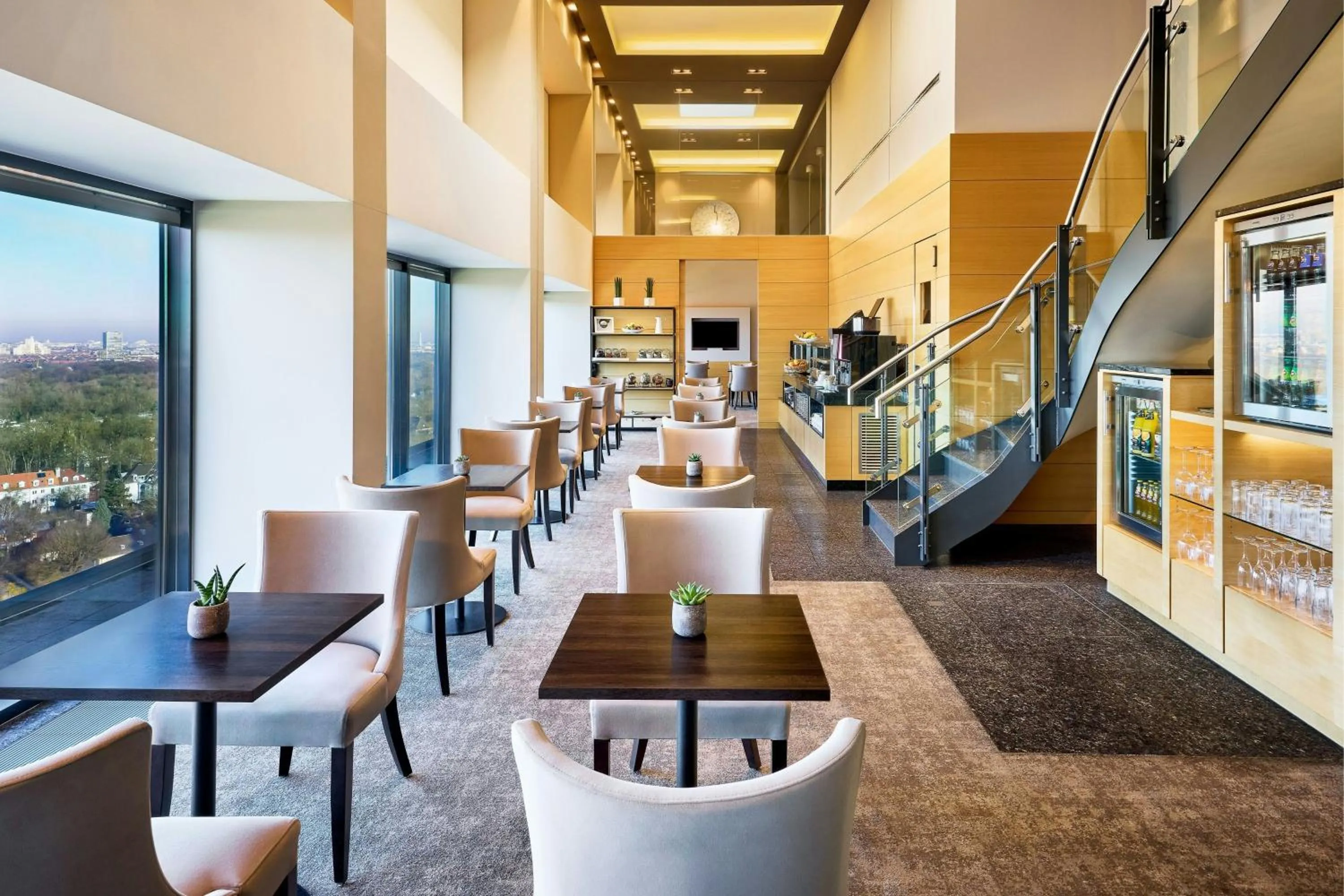 Lounge or bar in The Westin Grand Munich