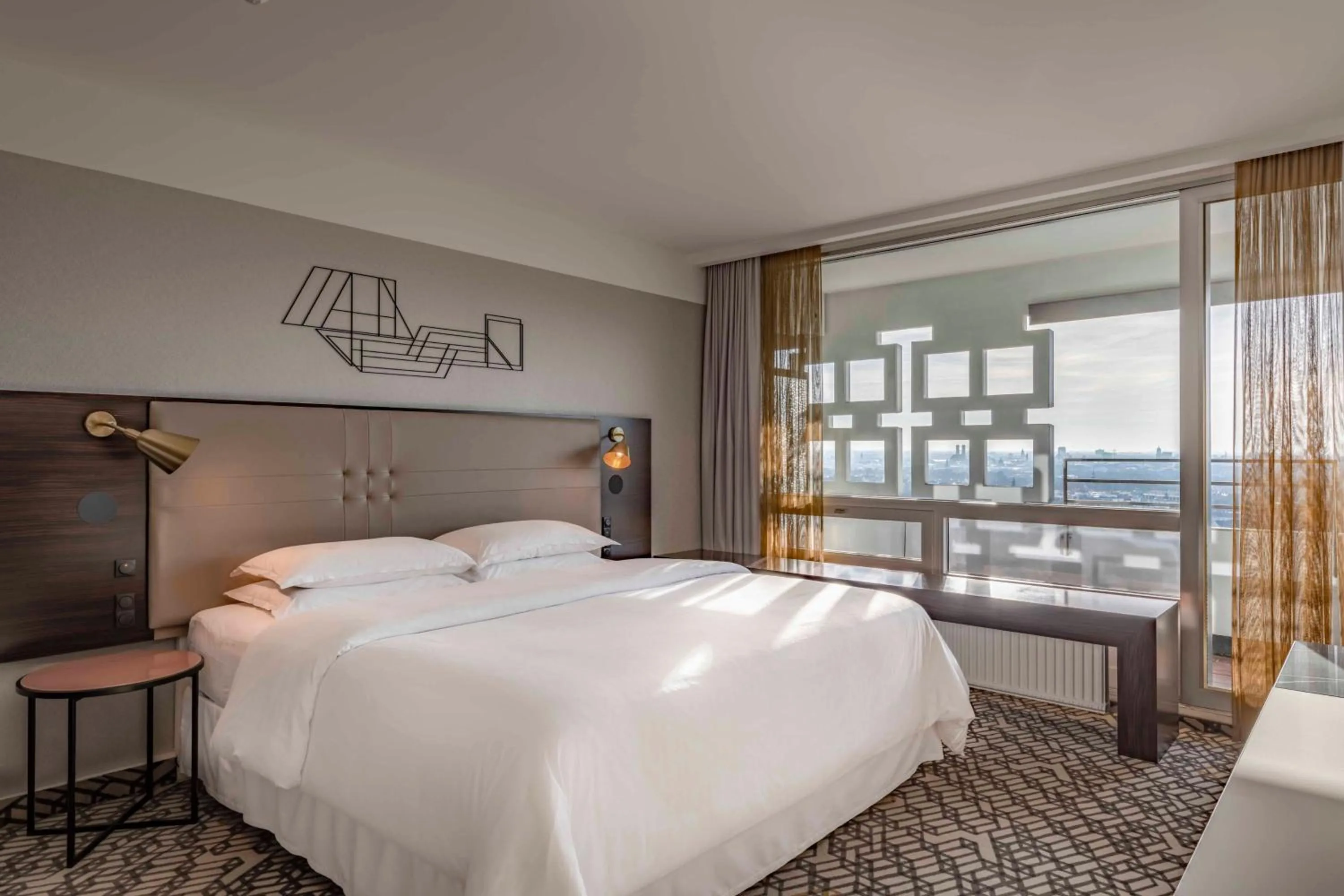 Bedroom, Bed in Four Points by Sheraton Munich Arabellapark