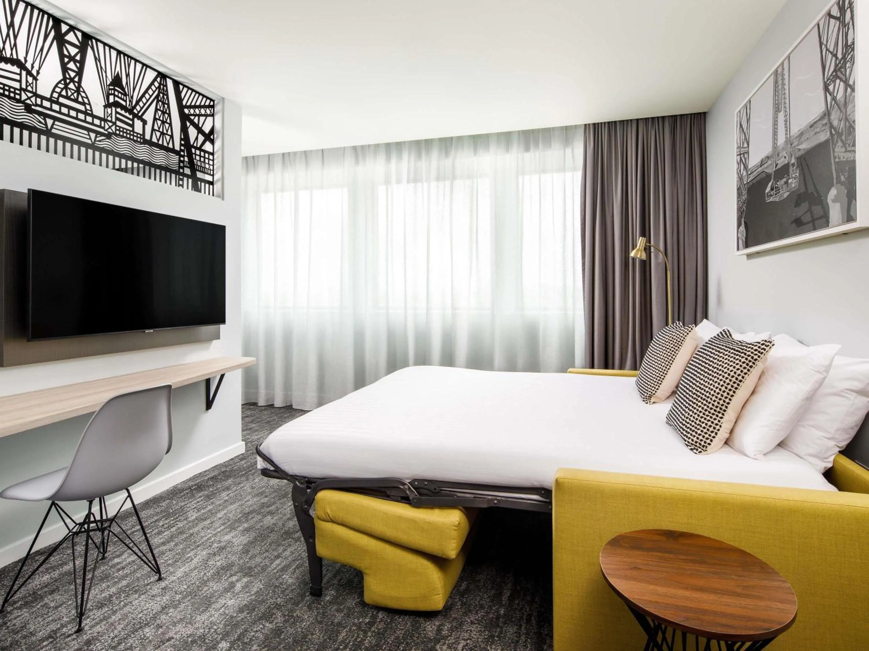 Bedroom, Bed in Mercure Newport