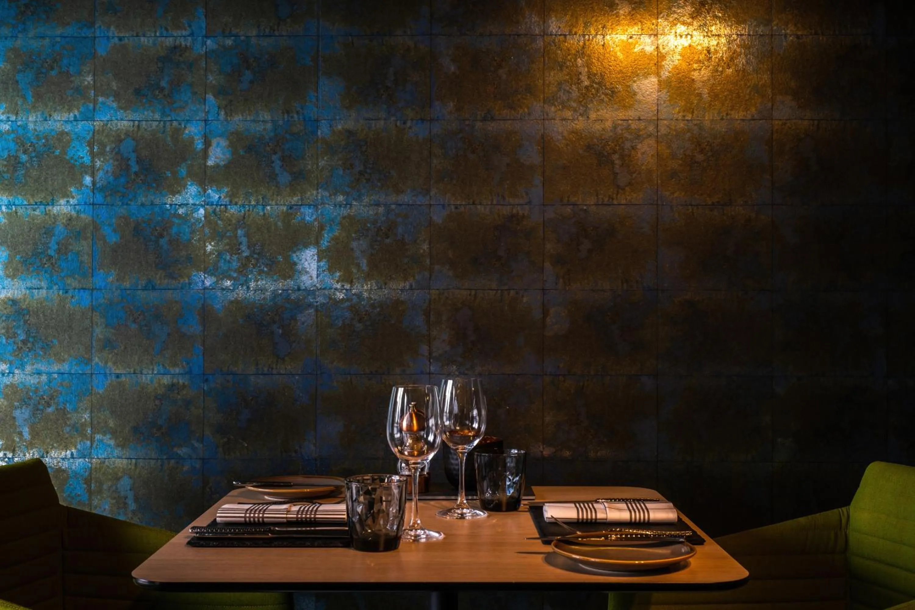 Restaurant/places to eat in Mercure Newport