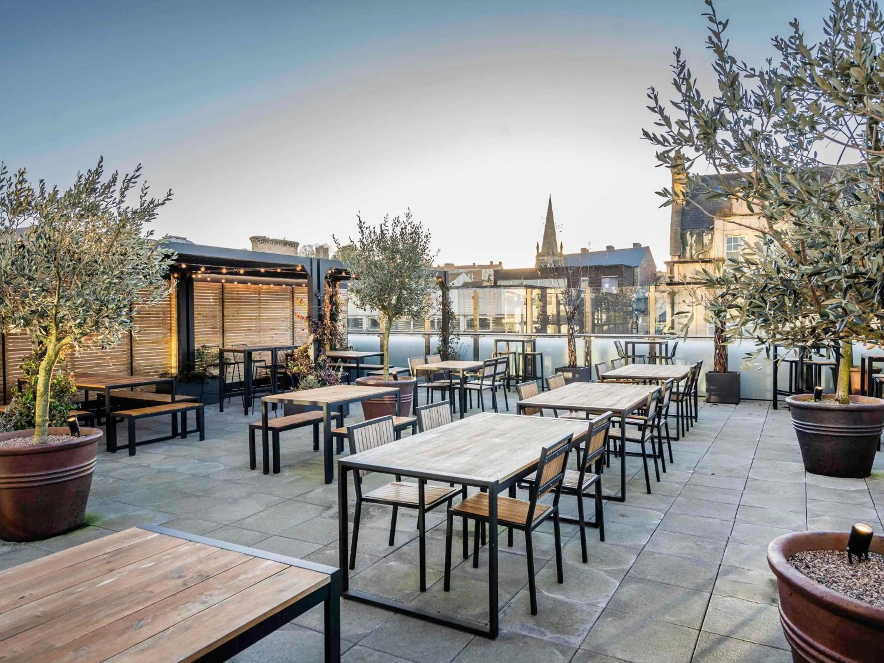 Restaurant/places to eat in Mercure Newport