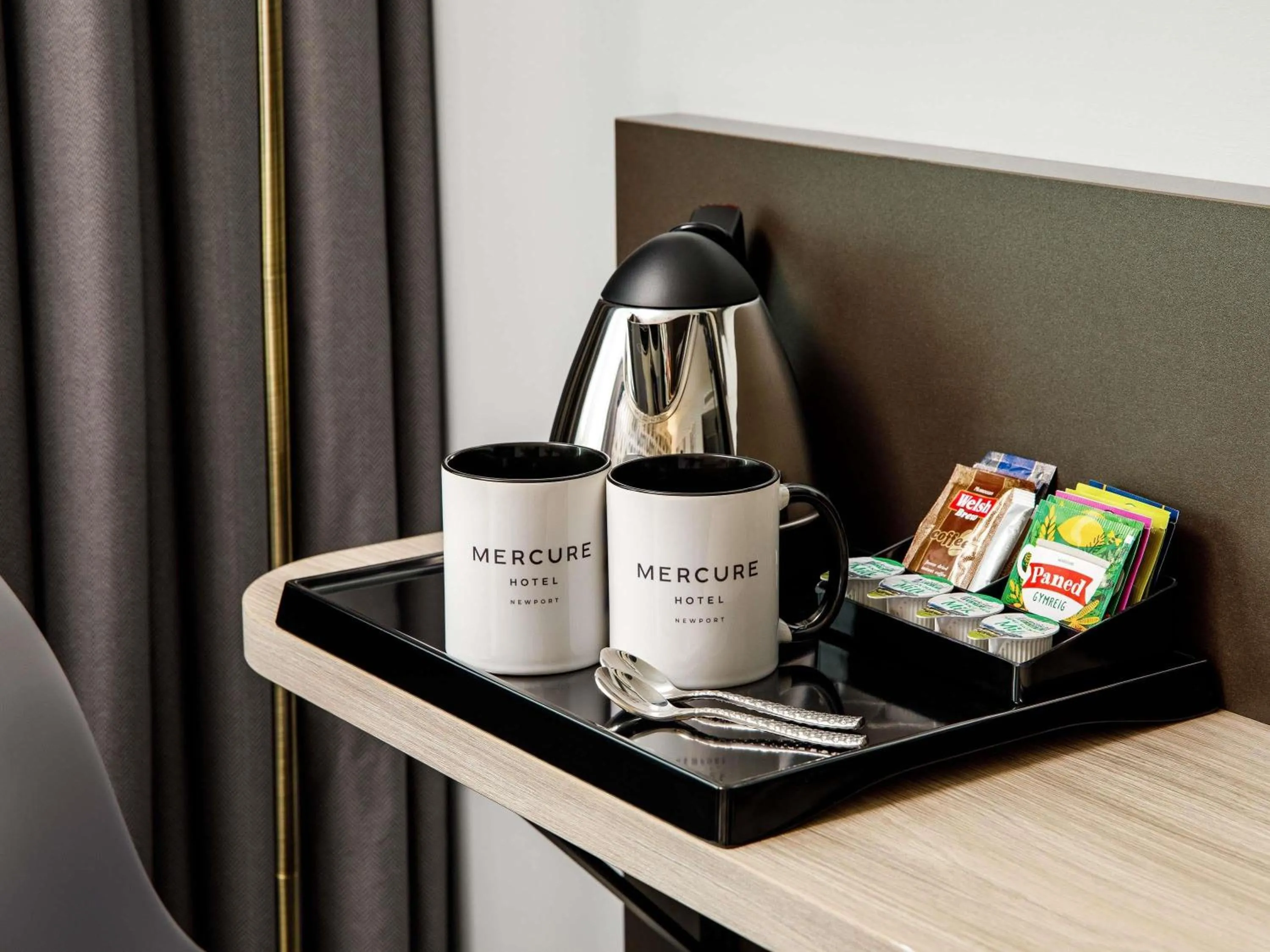 Bedroom in Mercure Newport