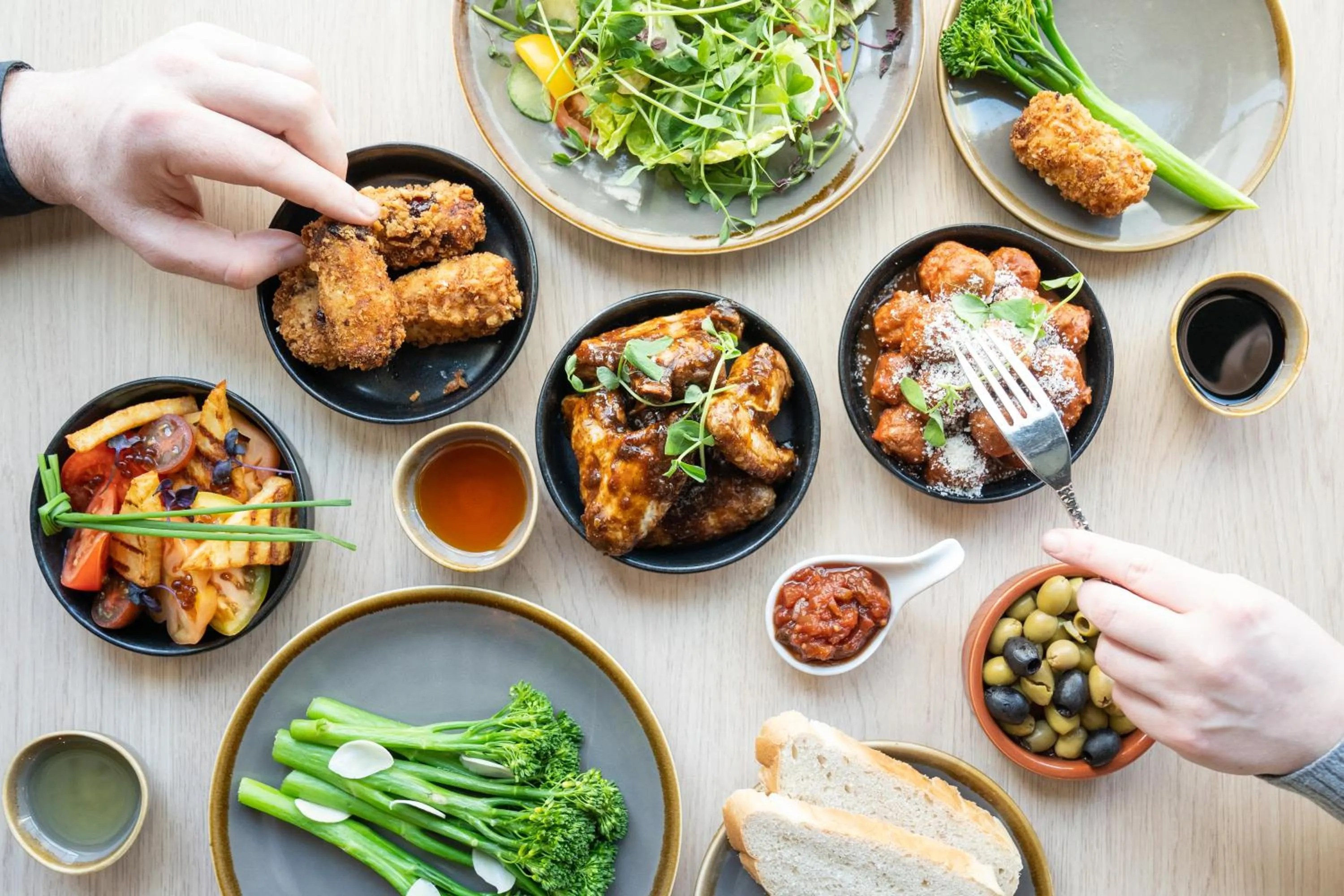 Restaurant/places to eat in Mercure Newport