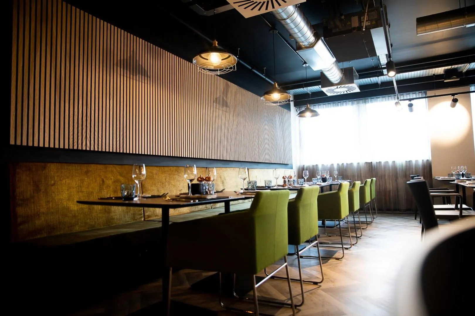 Restaurant/places to eat in Mercure Newport