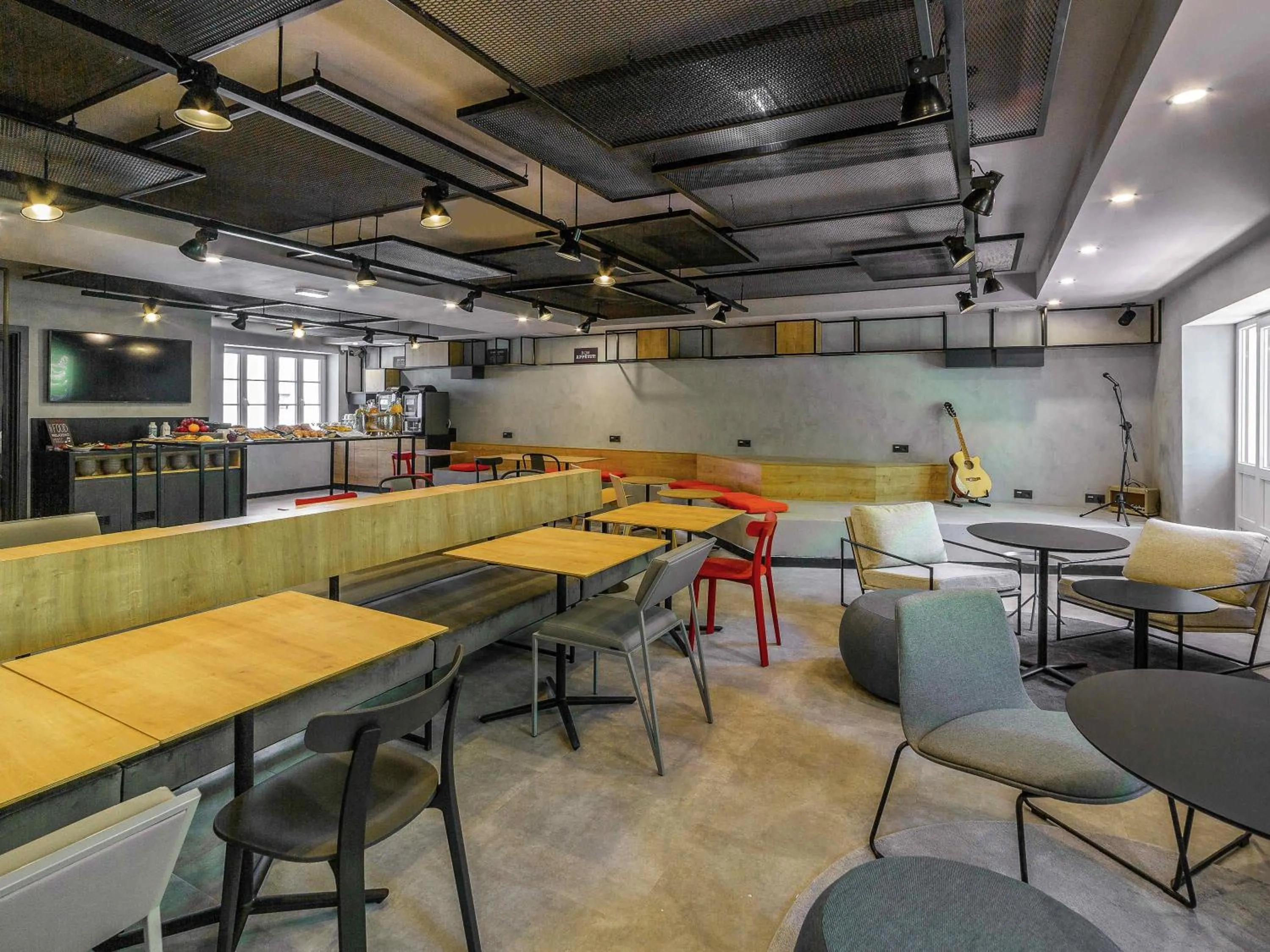 Restaurant/places to eat in ibis Porto Centro Mercado Bolhao