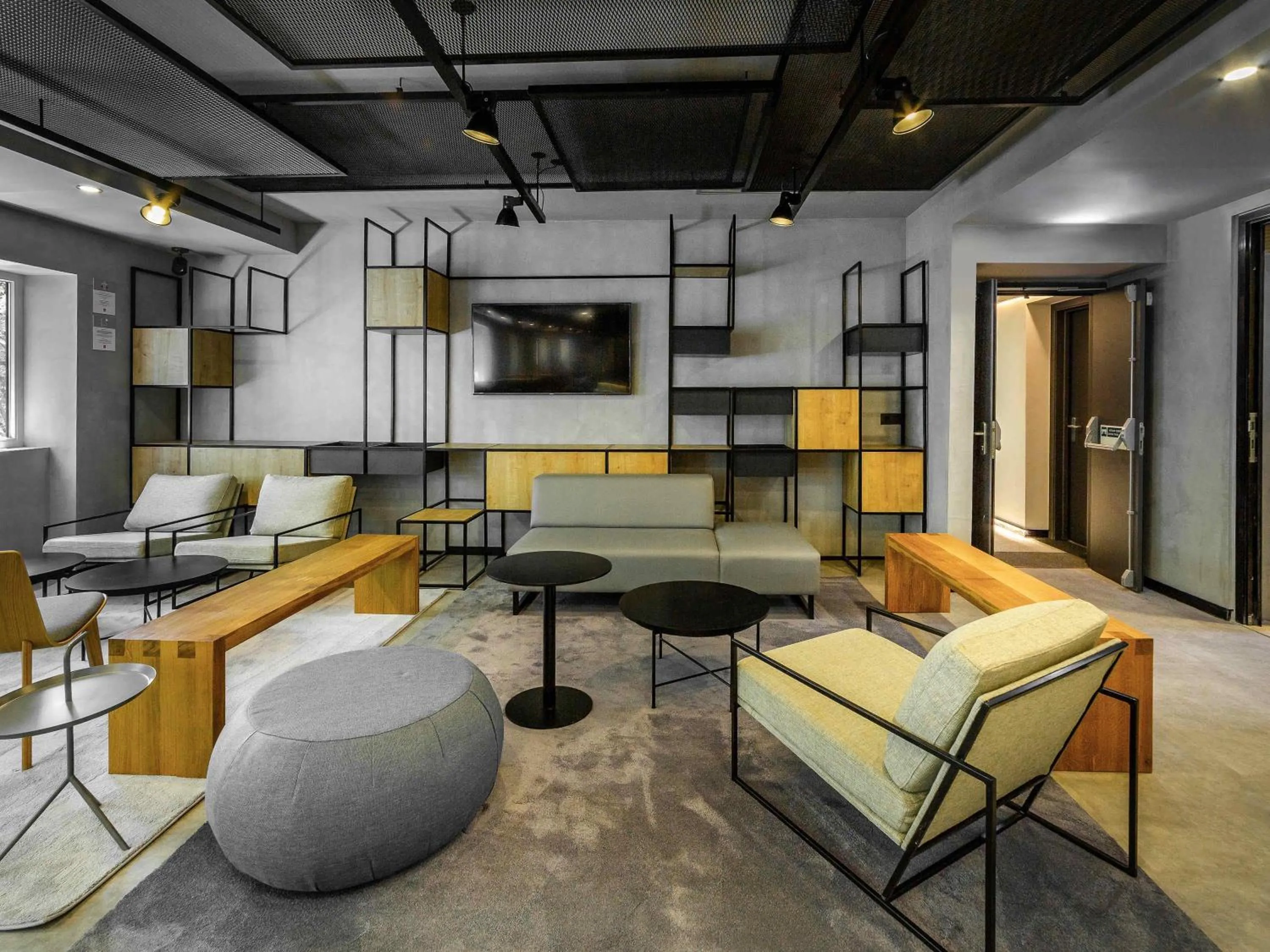 Lounge or bar in ibis Porto Centro Mercado Bolhao