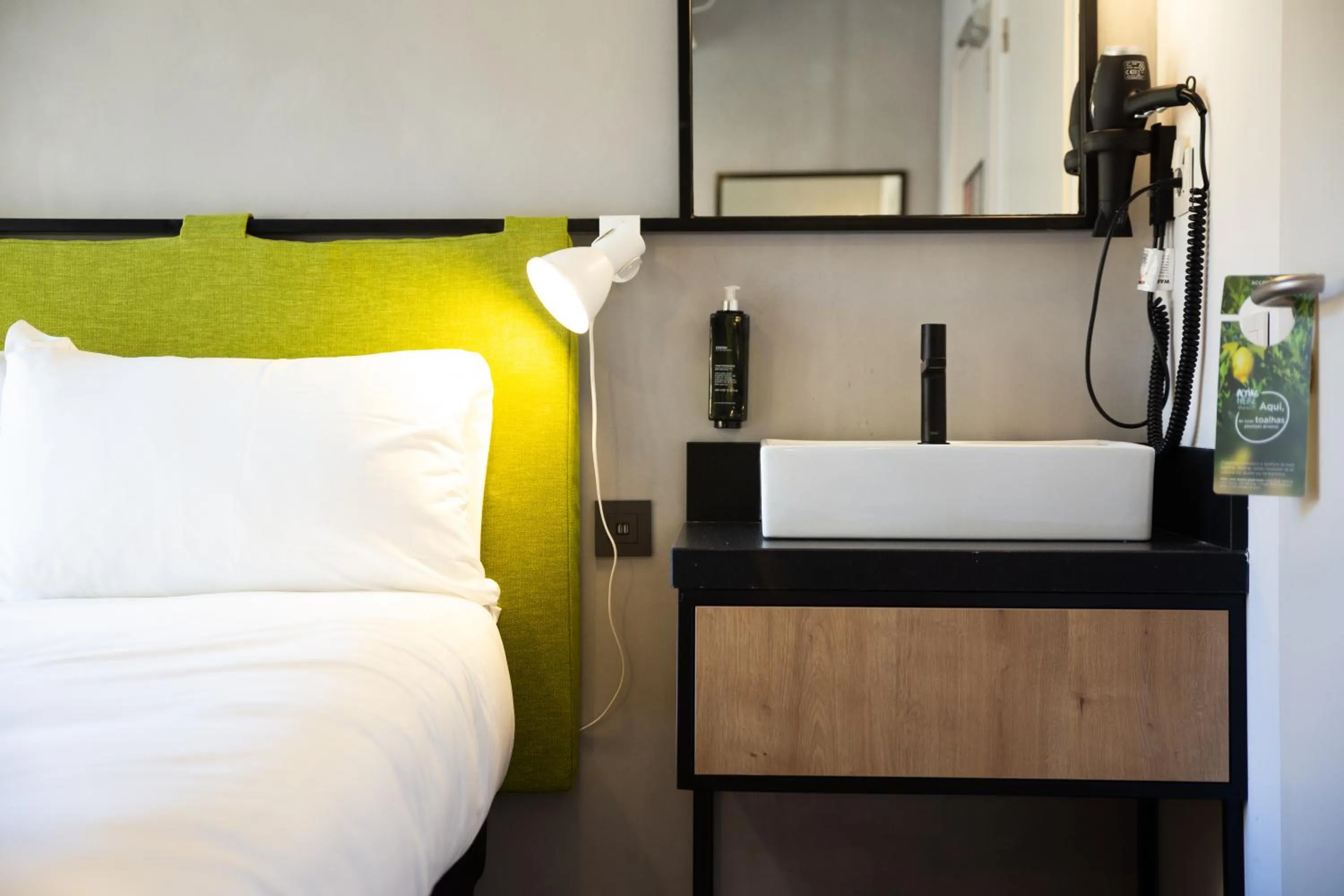 Bedroom, Bed in ibis Porto Centro Mercado Bolhao