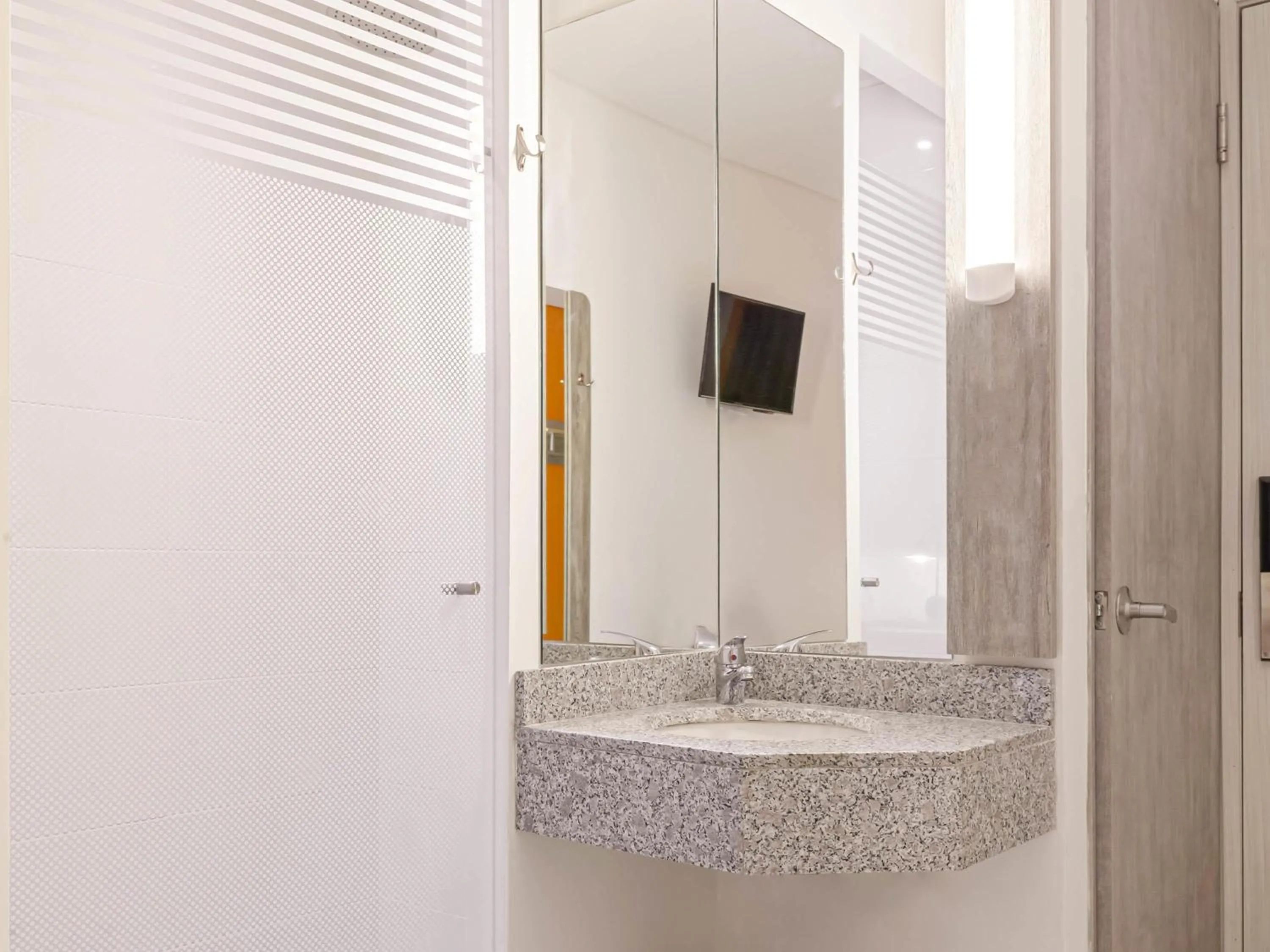 Bedroom in ibis budget Barranquilla