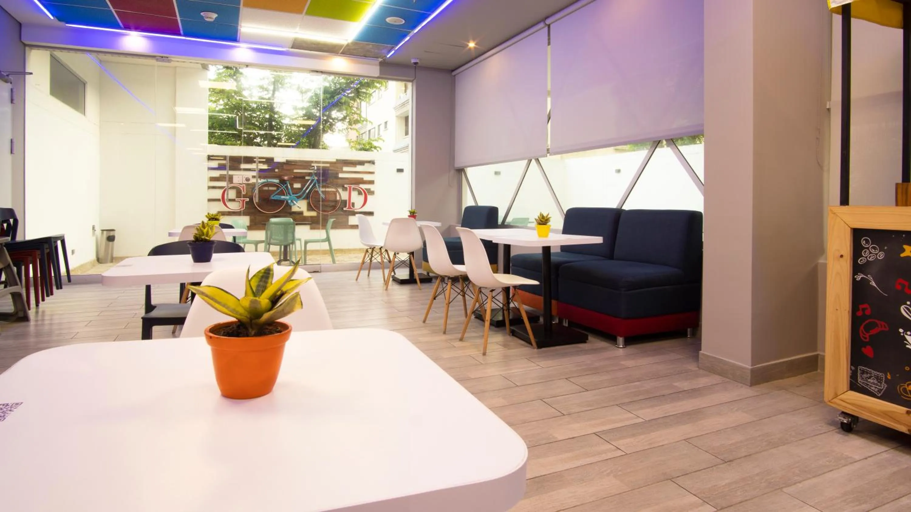 Restaurant/places to eat in ibis budget Barranquilla