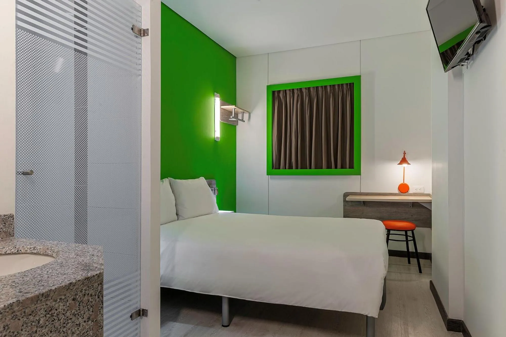 Photo of the whole room, Bed in ibis budget Barranquilla