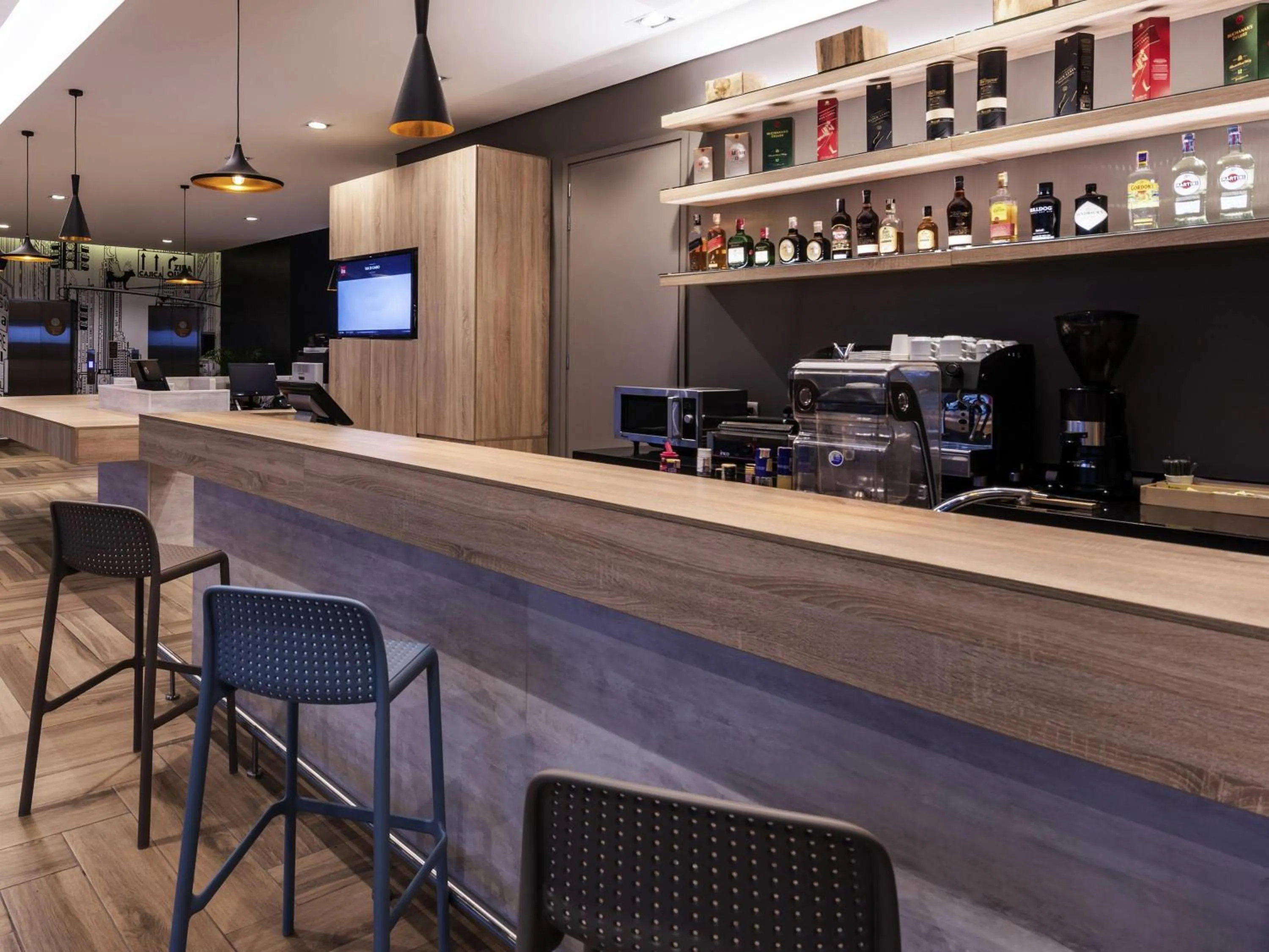 Lounge or bar in ibis Chia