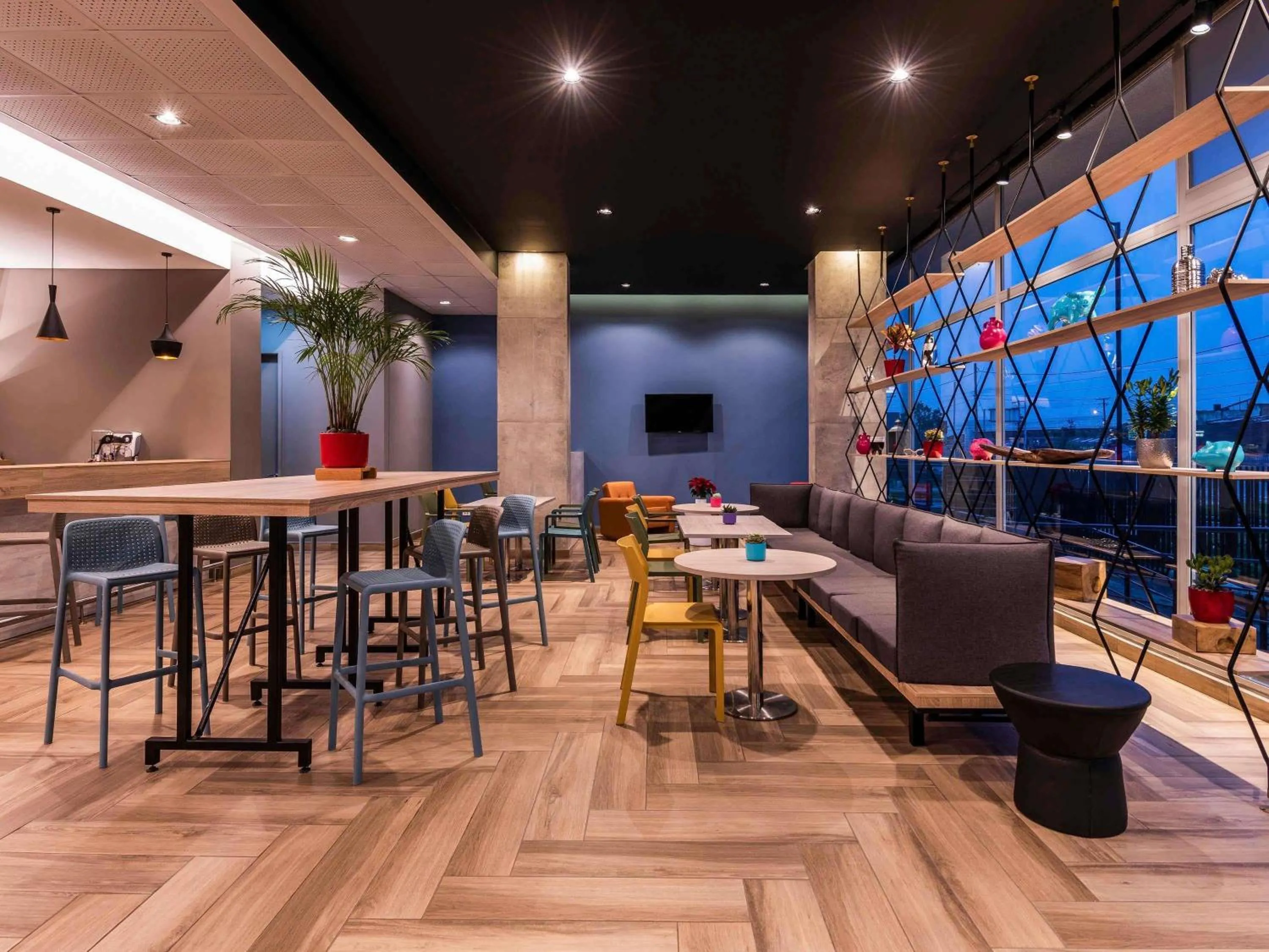 Property building in ibis Chia