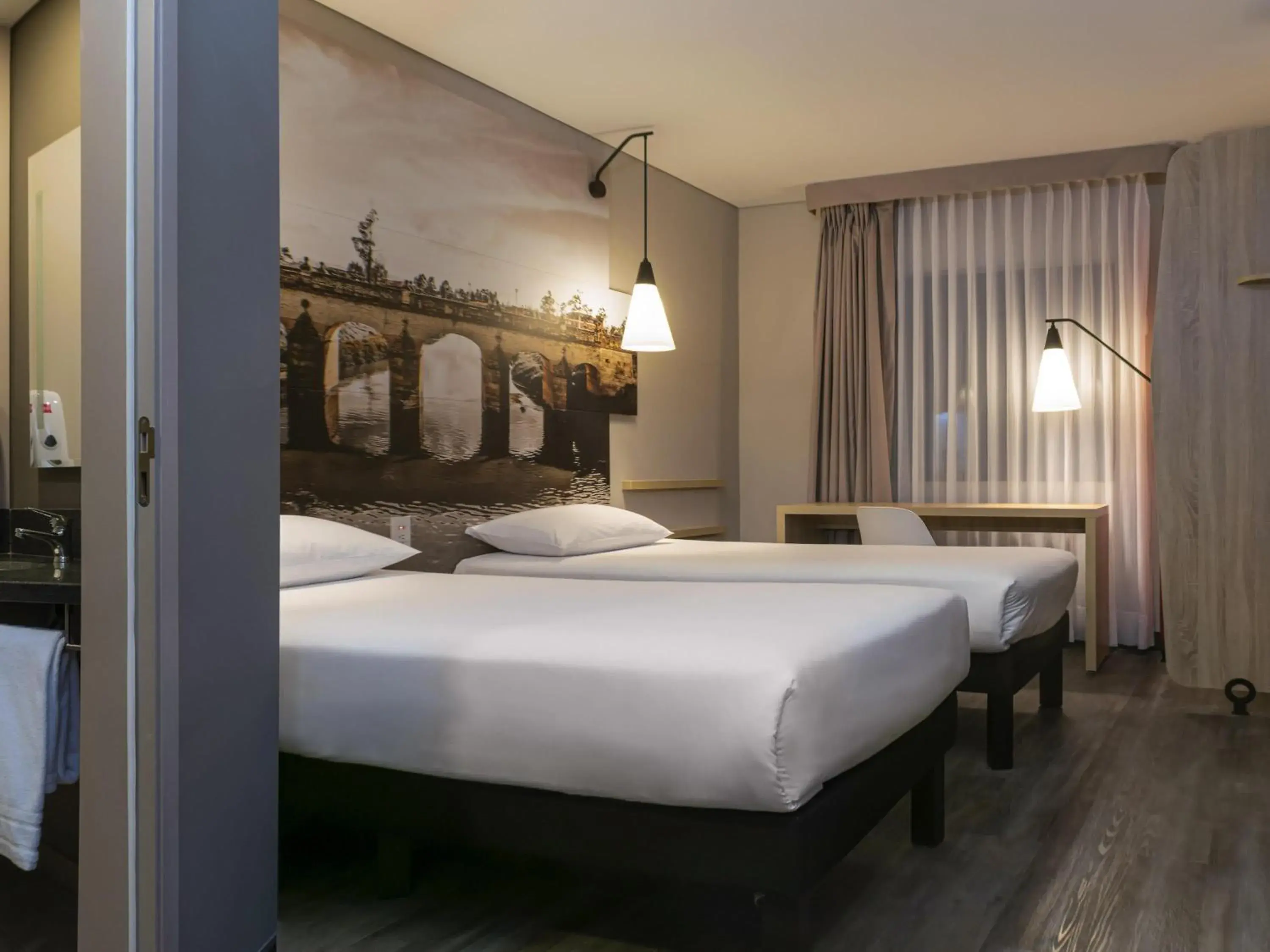 Standard Twin Room in ibis Chia Standard Twin Room in ibis Chia