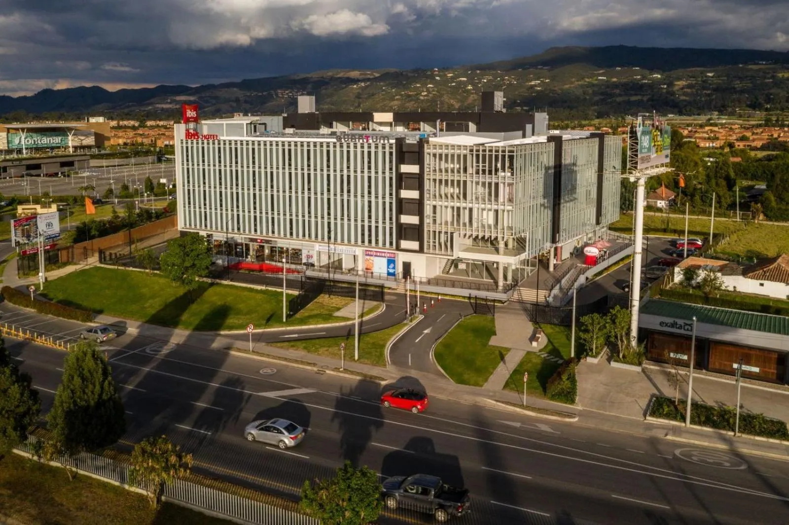 Property building in ibis Chia