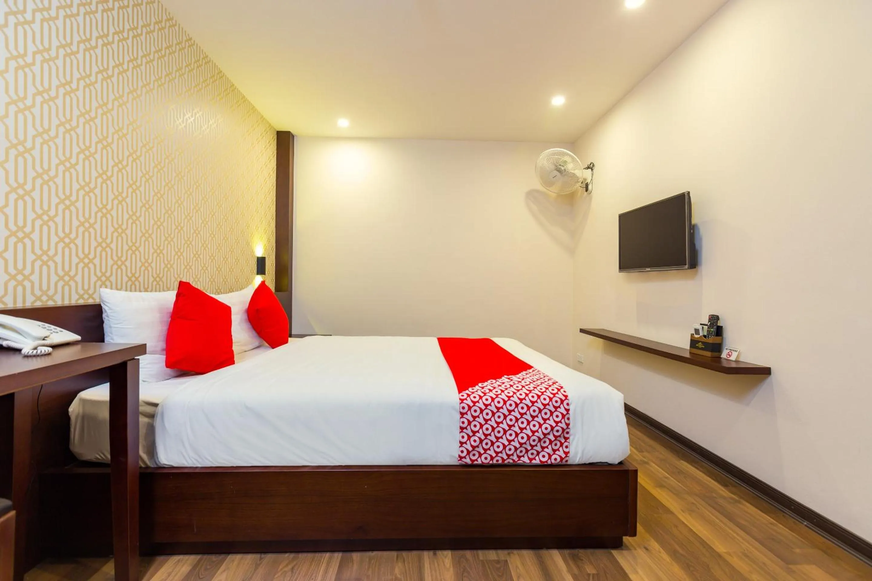 Bedroom, Bed in OYO 930 Thang Long Hotel