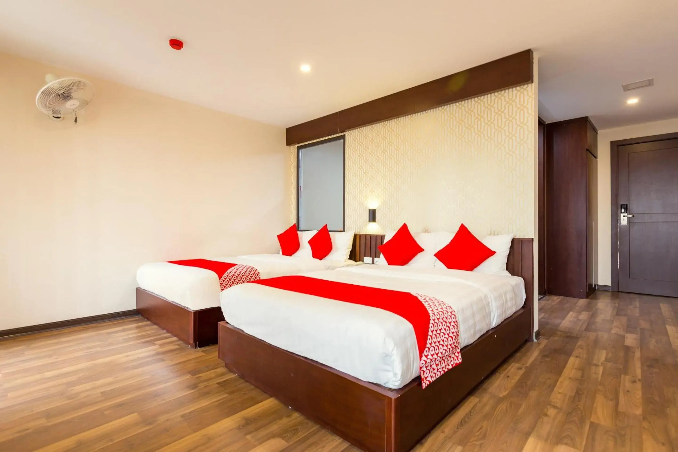 Deluxe Family Room in OYO 930 Thang Long Hotel Deluxe Family Room in OYO 930 Thang Long Hotel