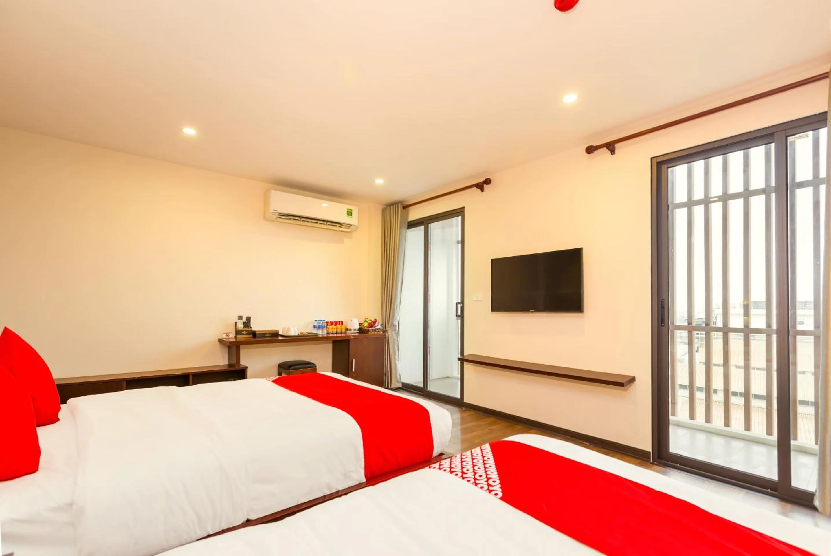 Bedroom, Bed in OYO 930 Thang Long Hotel