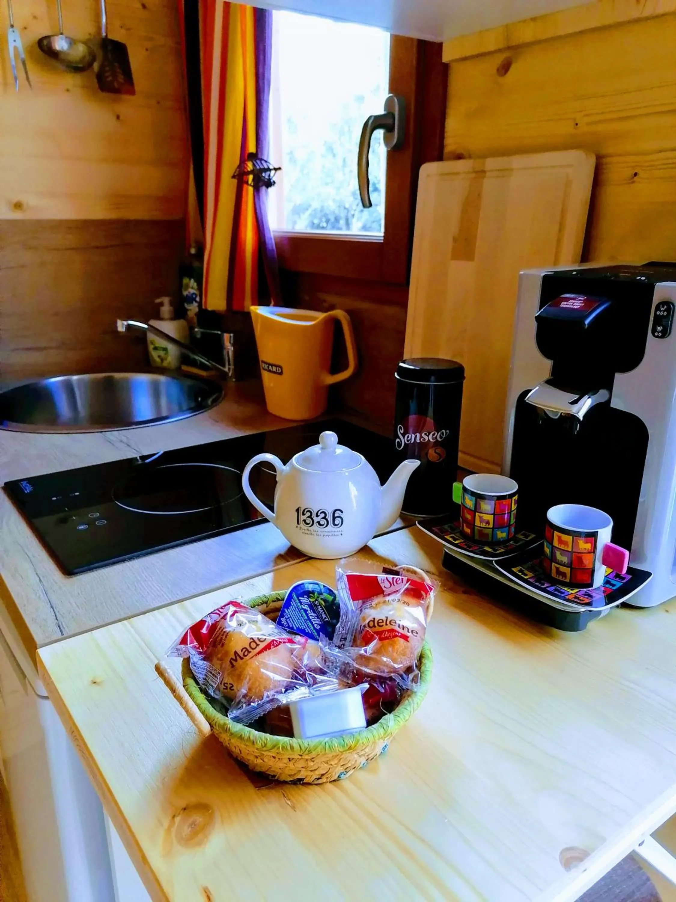 Coffee/tea facilities in Nîmes en Garrigues